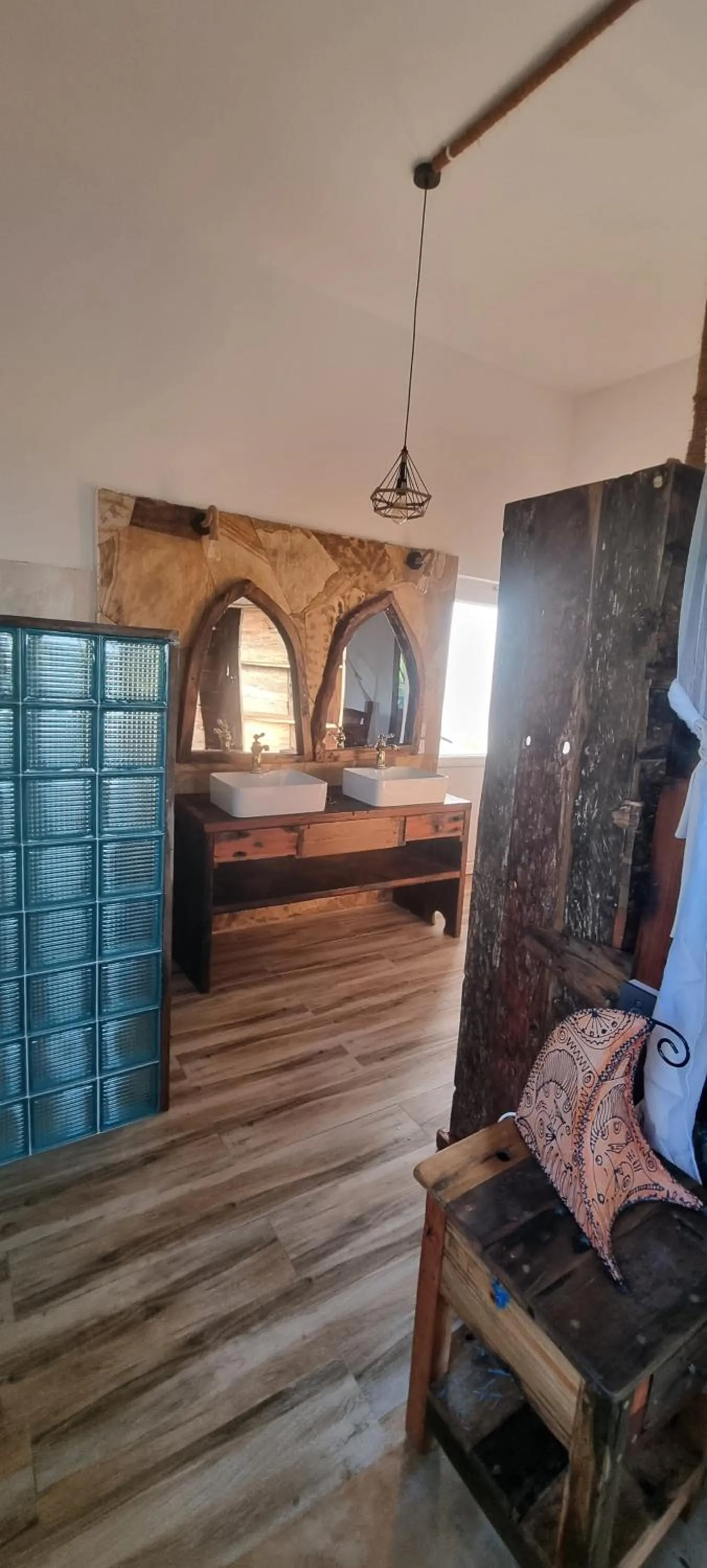 Shower in Salama & Mbuyuni Bungalows