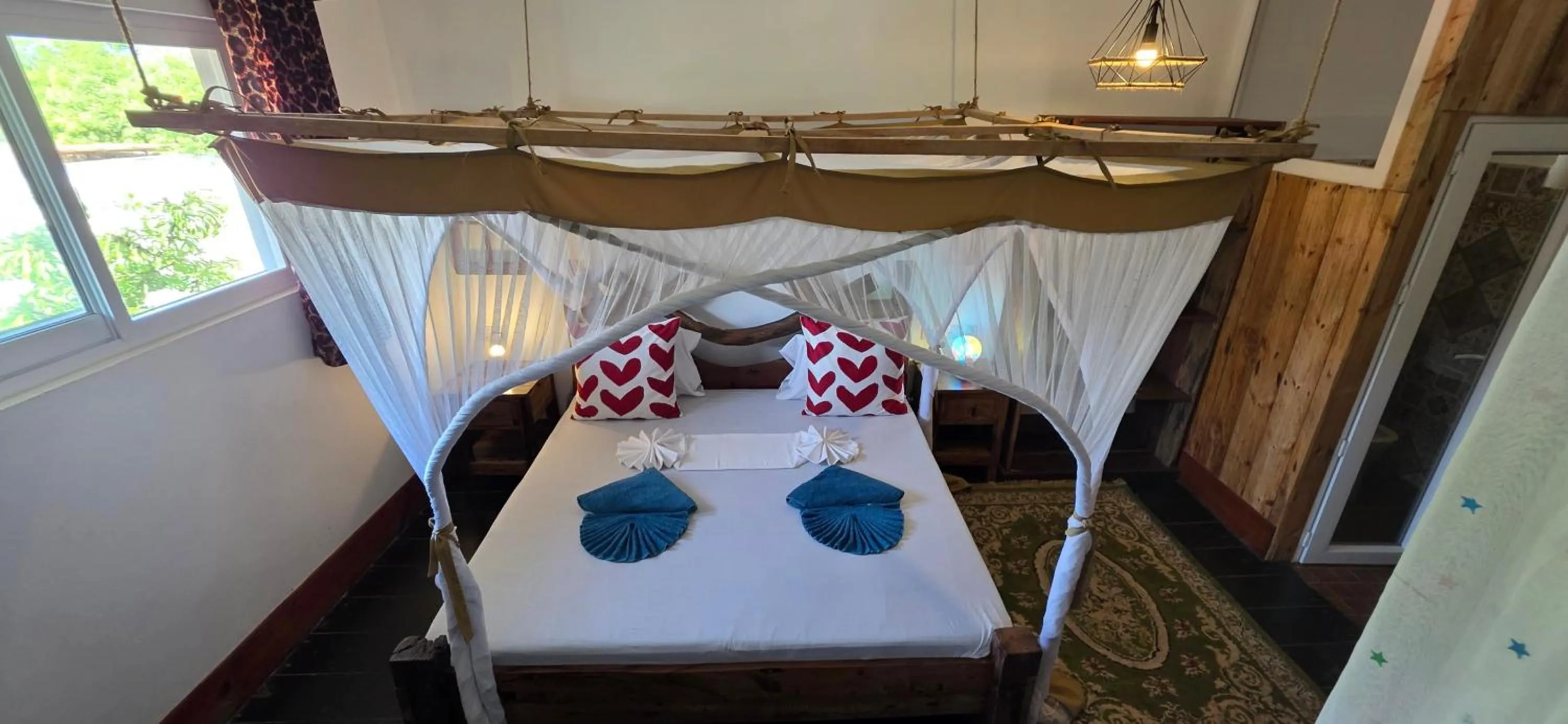 Bed in Salama & Mbuyuni Bungalows