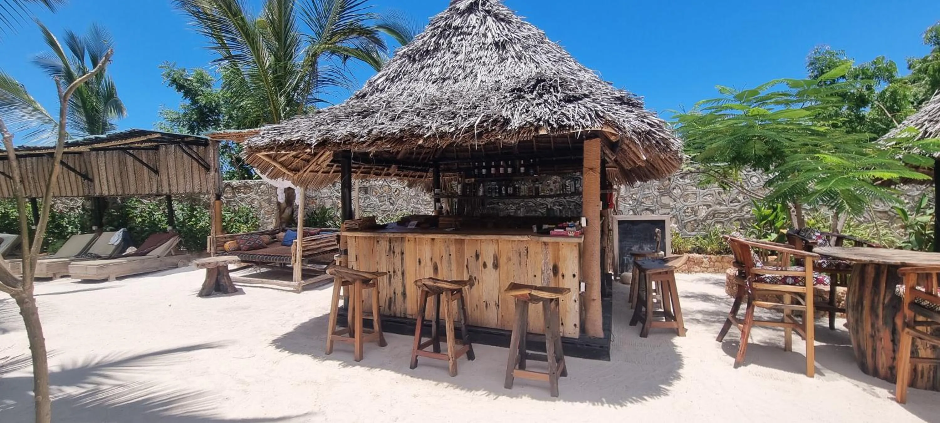 Restaurant/places to eat in Salama & Mbuyuni Bungalows