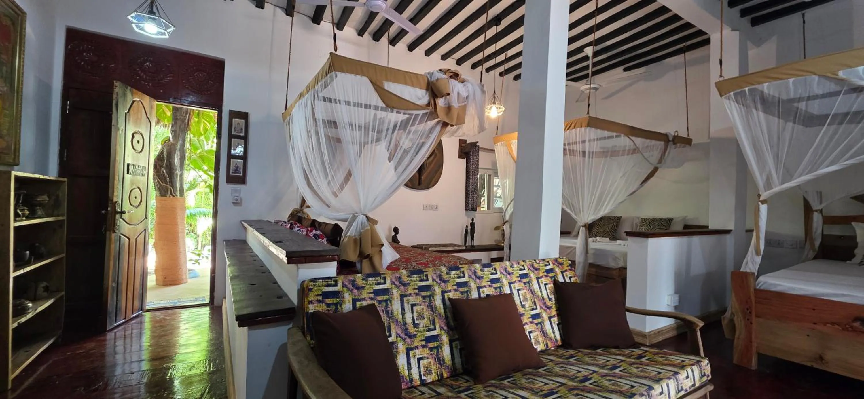 Bed in Salama & Mbuyuni Bungalows