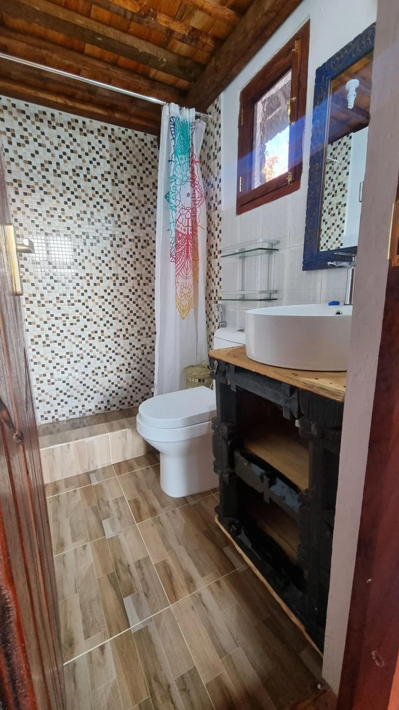 Shower in Salama & Mbuyuni Bungalows