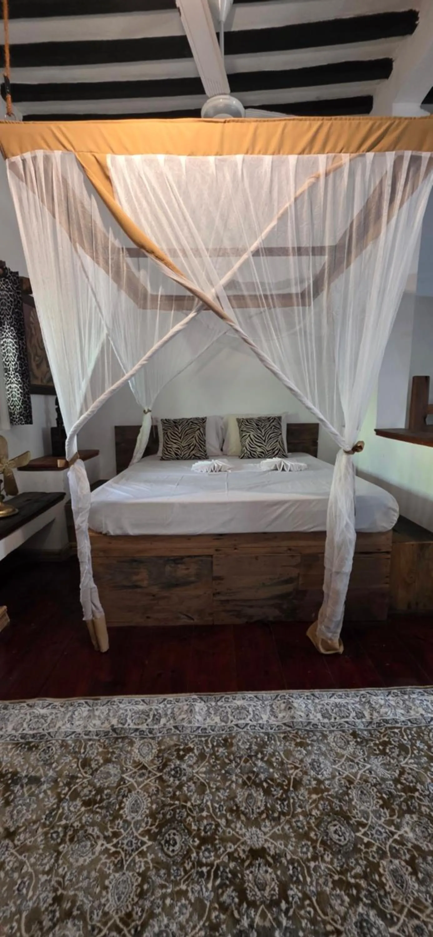 Salama & Mbuyuni Bungalows