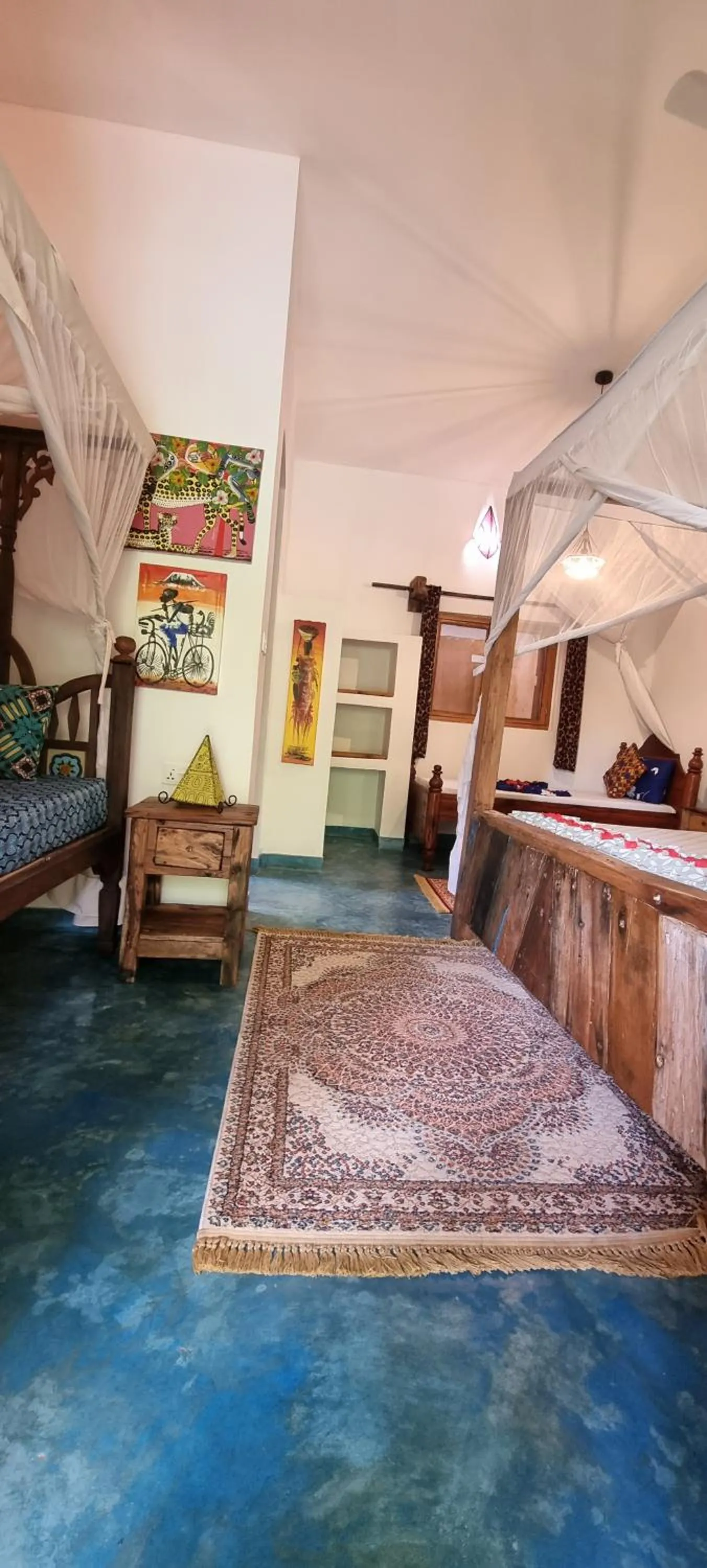 Balcony/Terrace, Bed in Salama & Mbuyuni Bungalows