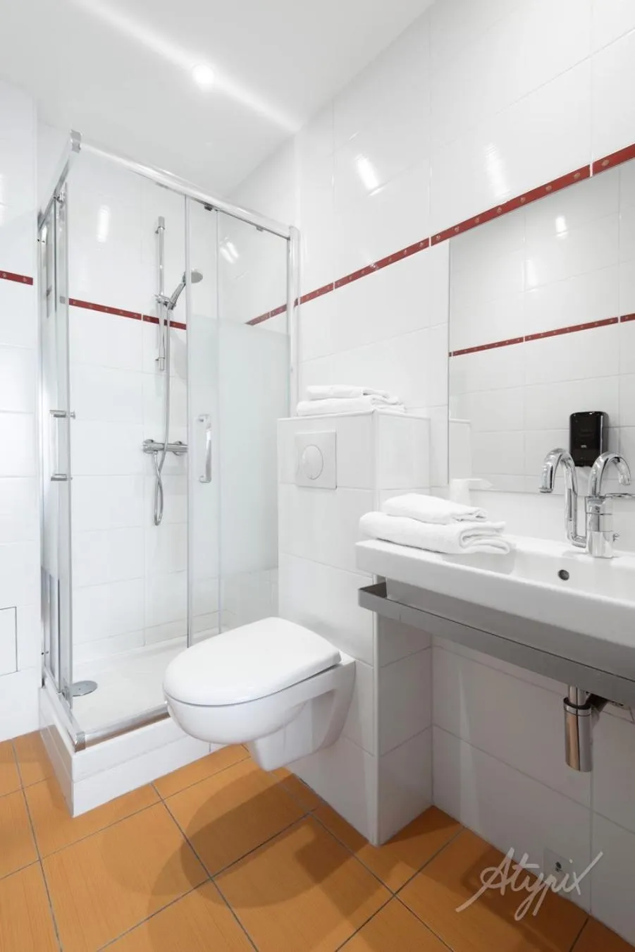 Shower in le paris brest hotel