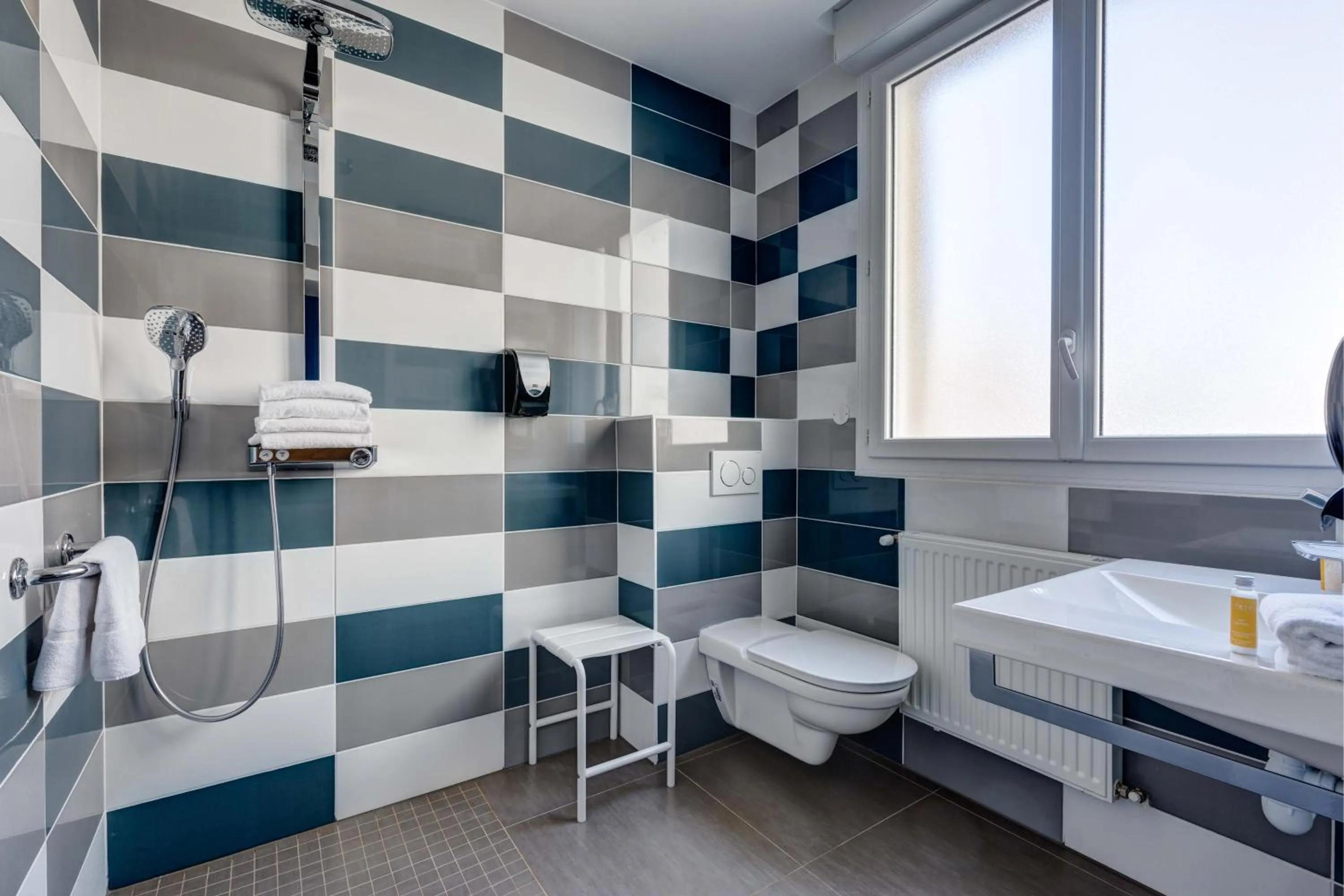 Toilet in le paris brest hotel