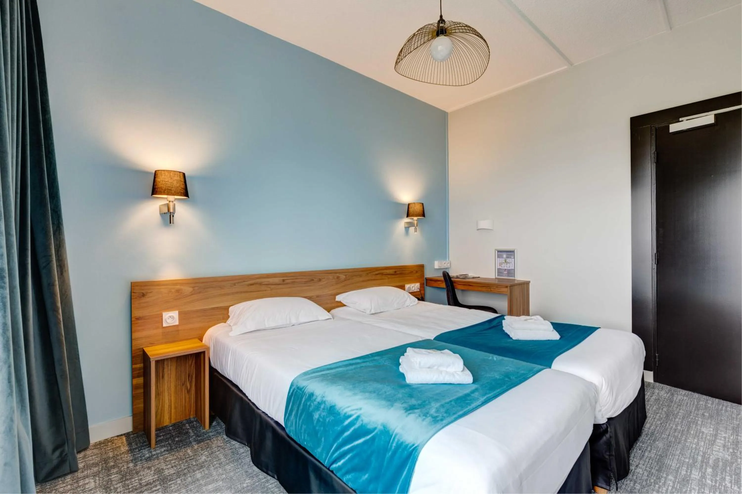 Bed in le paris brest hotel