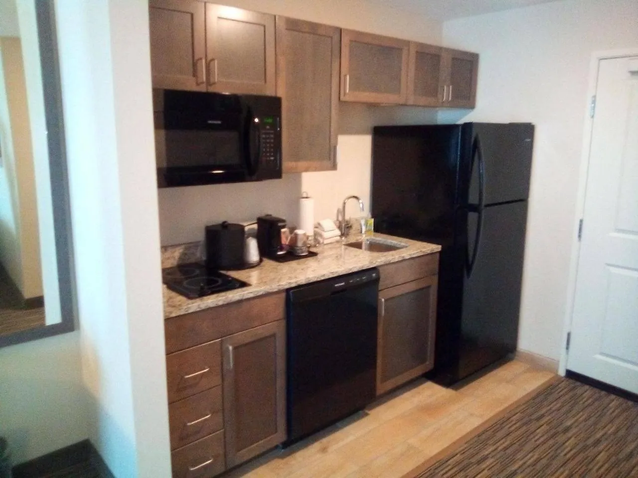 Coffee/tea facilities in GrandStay Hotel & Suites Rock Valley