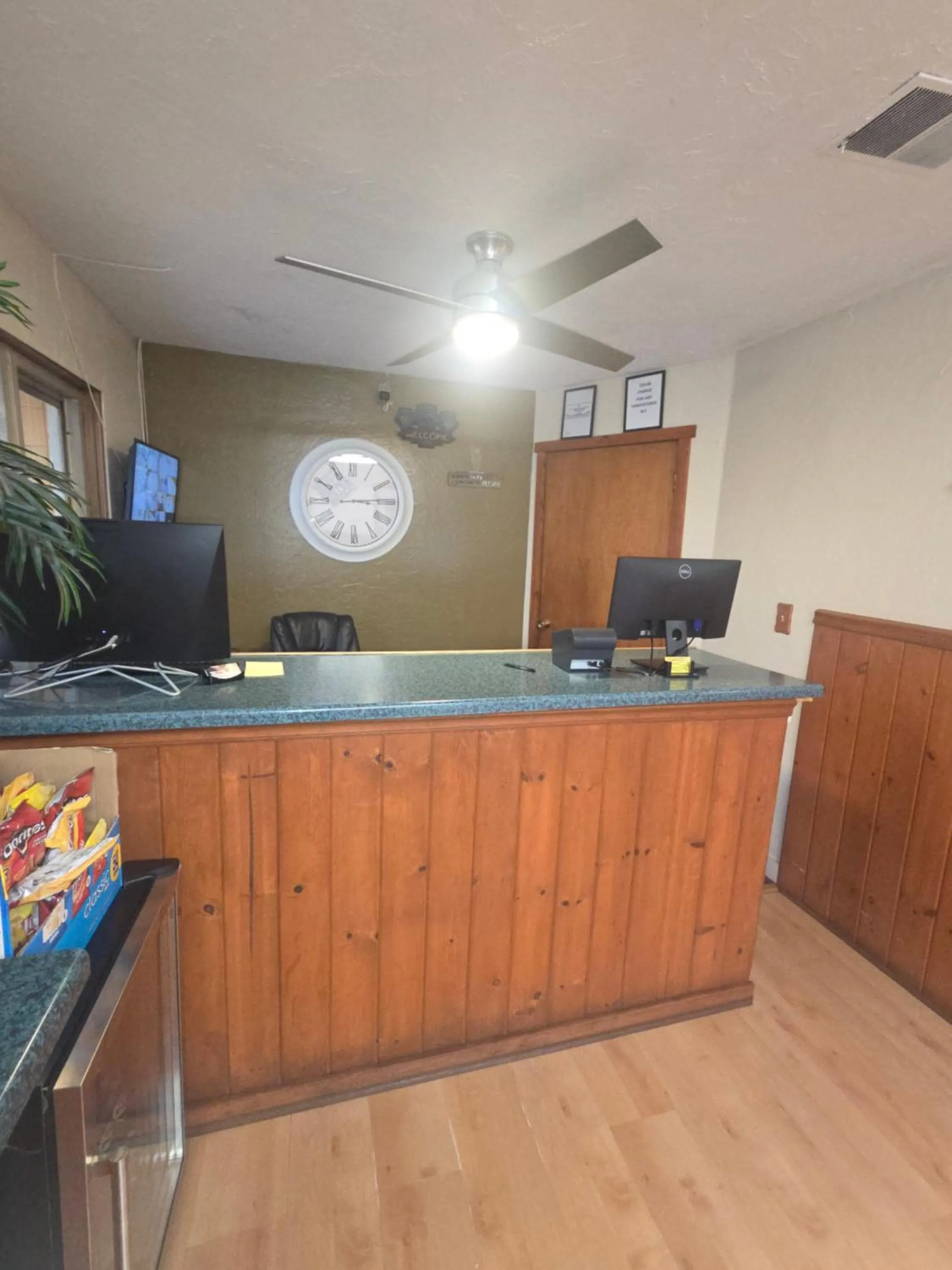 Lobby or reception in PAYSON INN & Suites