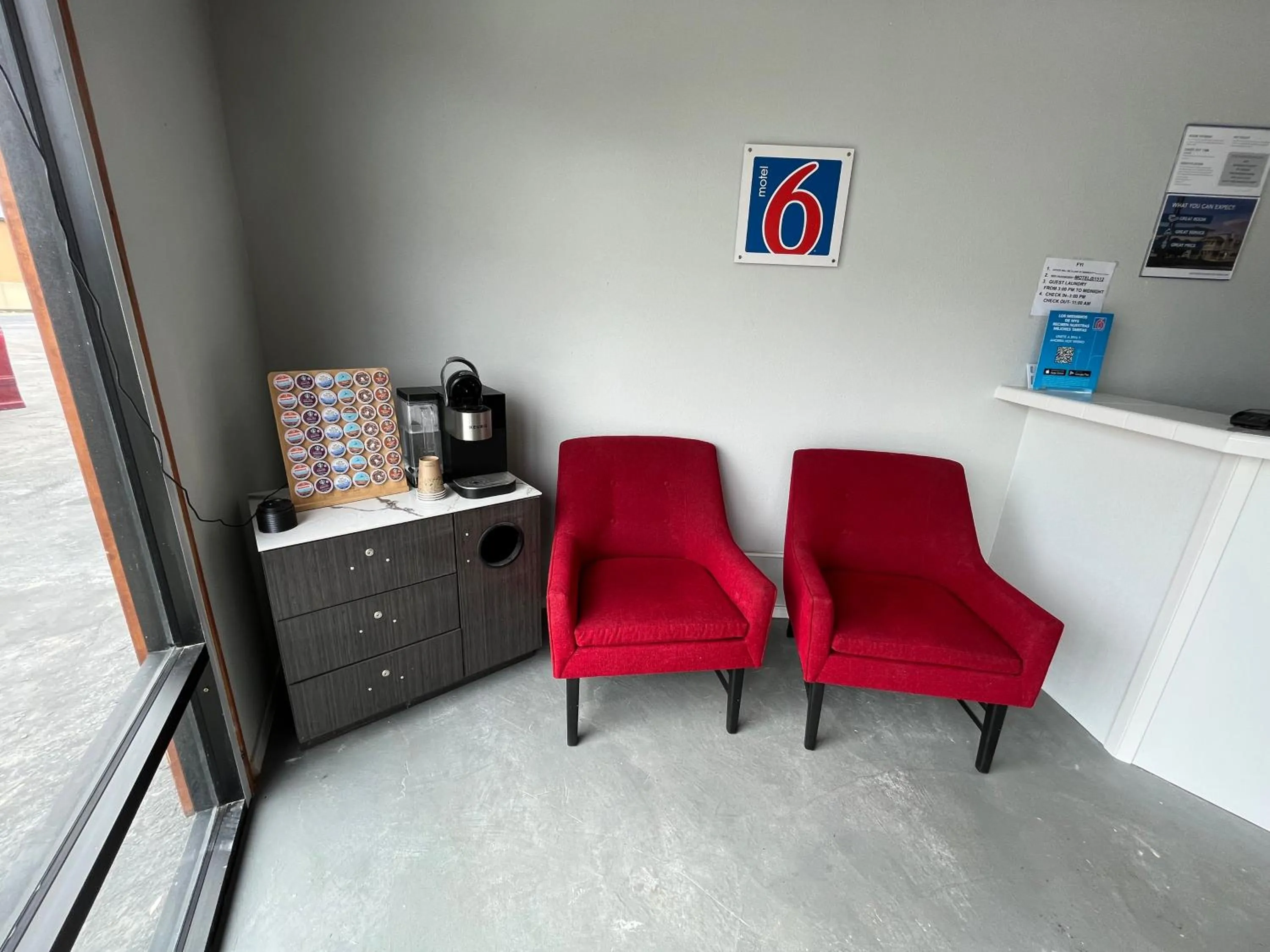 Lobby or reception in Motel 6 Cordele, GA