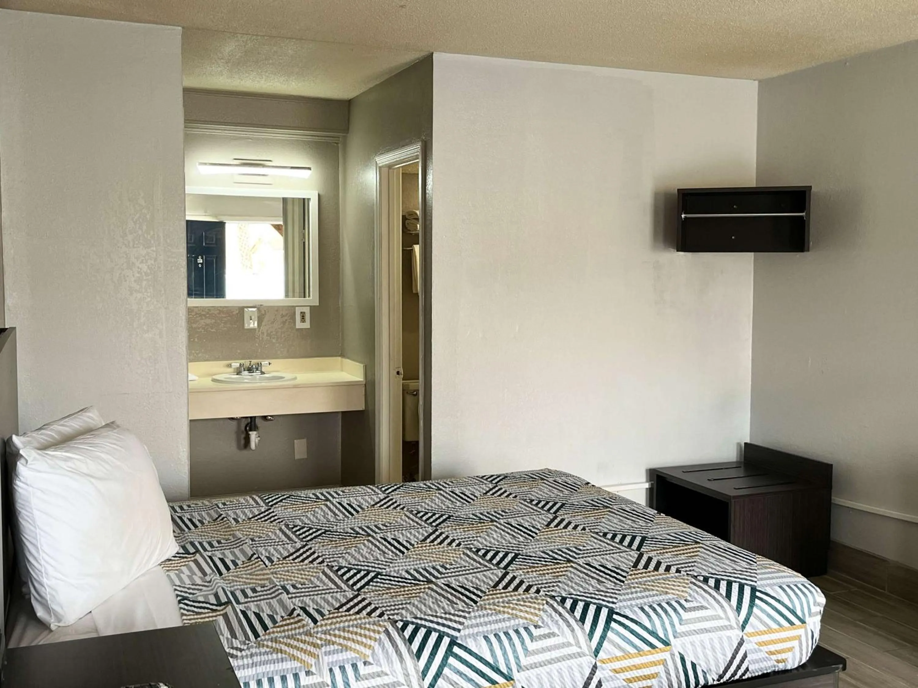 Bedroom, Bed in Motel 6 Cordele, GA