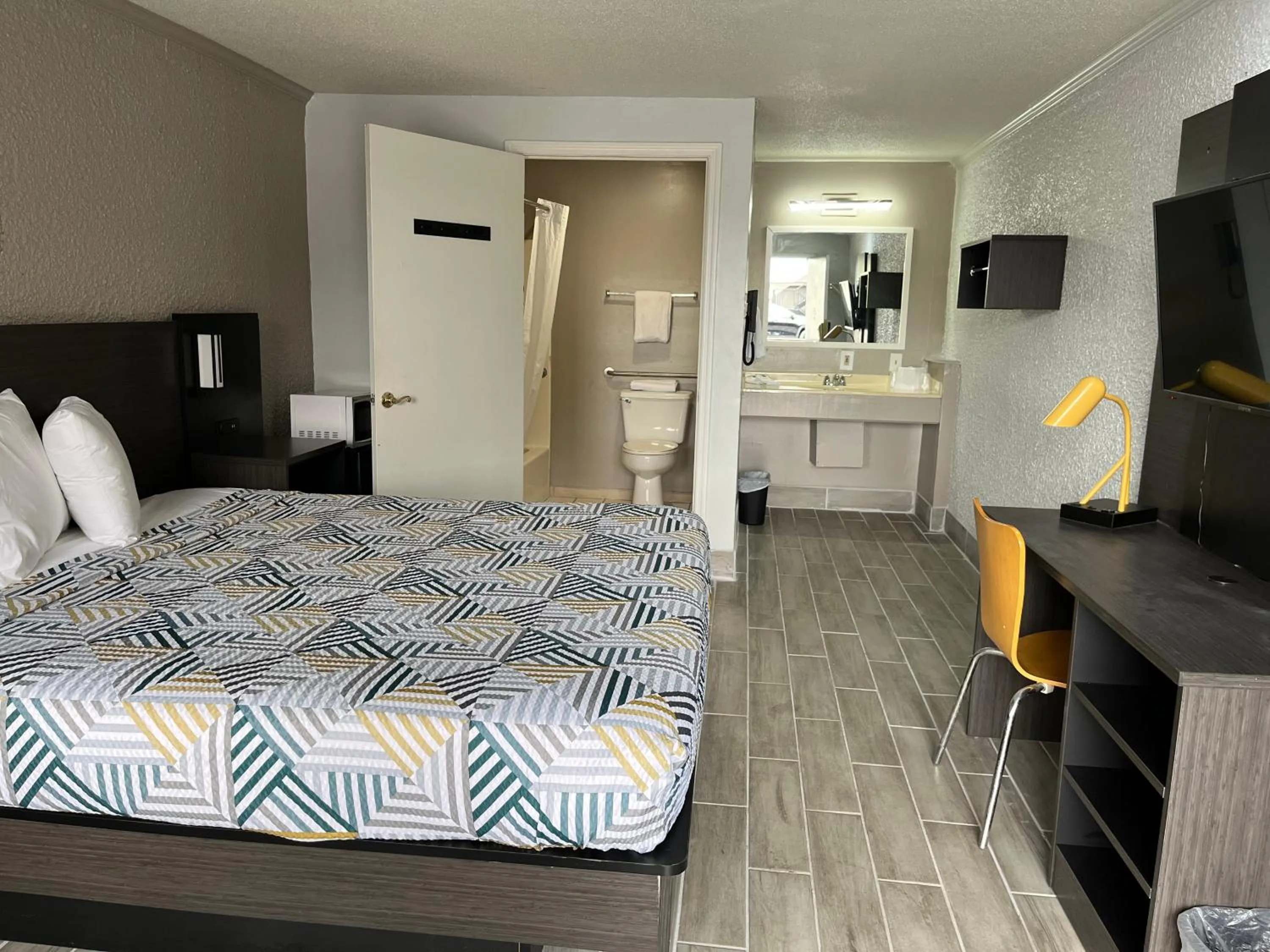 Bed in Motel 6 Cordele, GA