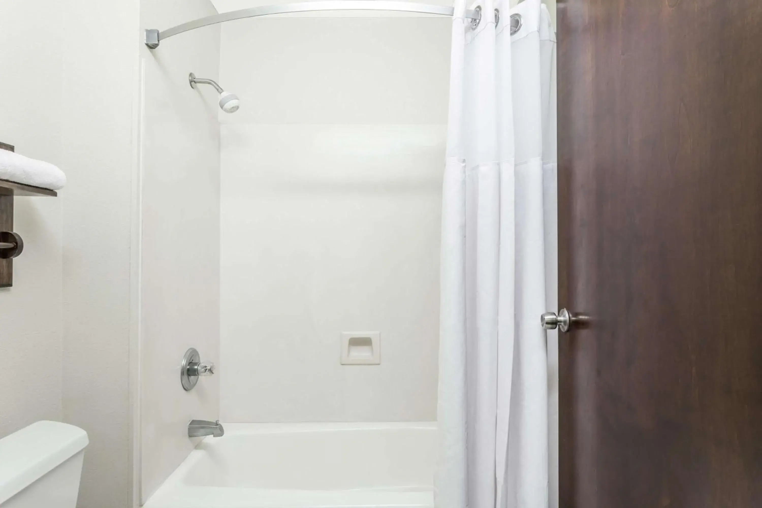 Photo of the whole room in Brentwood Inn & Suites Photo of the whole room in Brentwood Inn & Suites