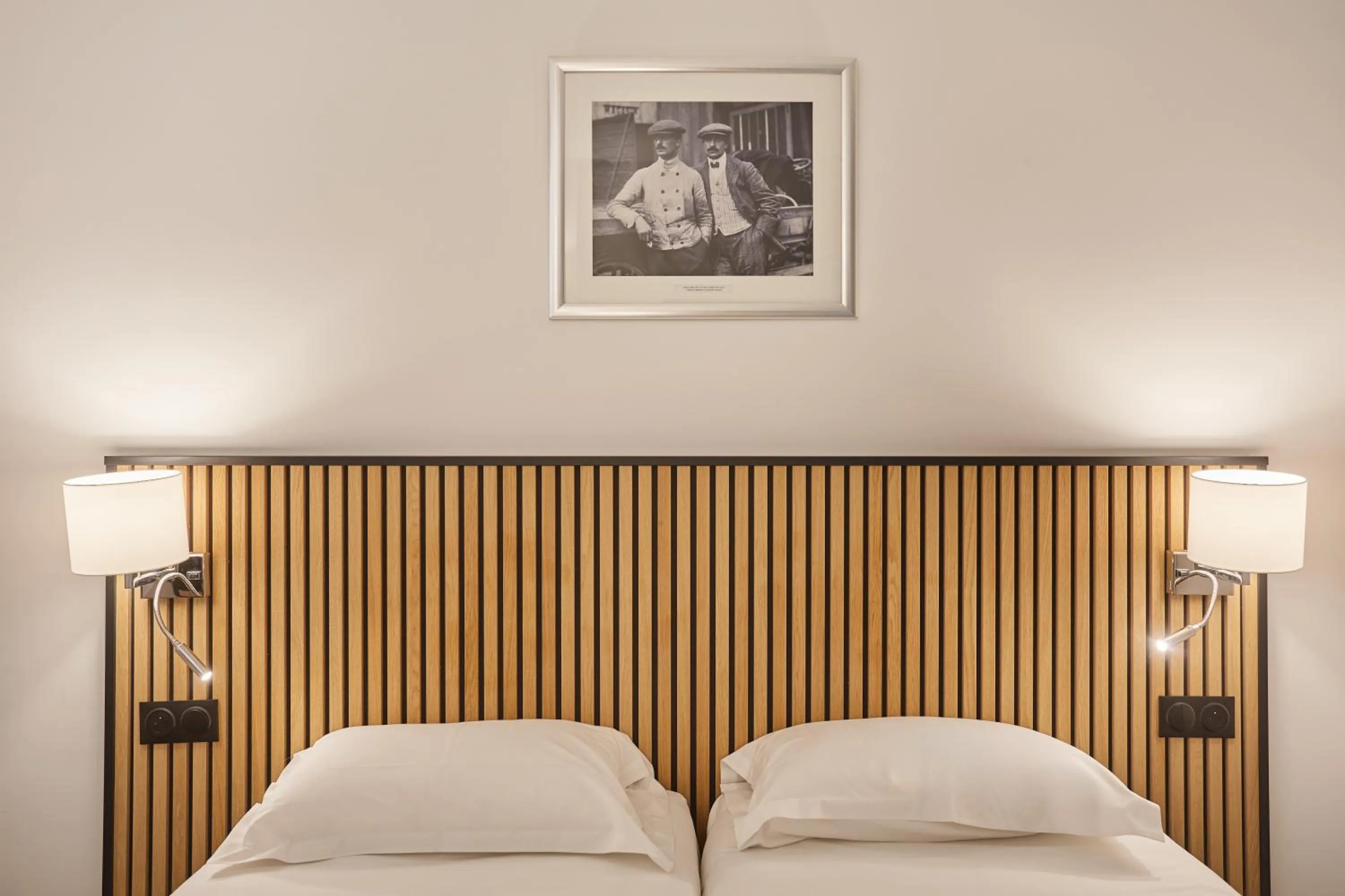 Bed in Hotel Gabriel Issy Paris