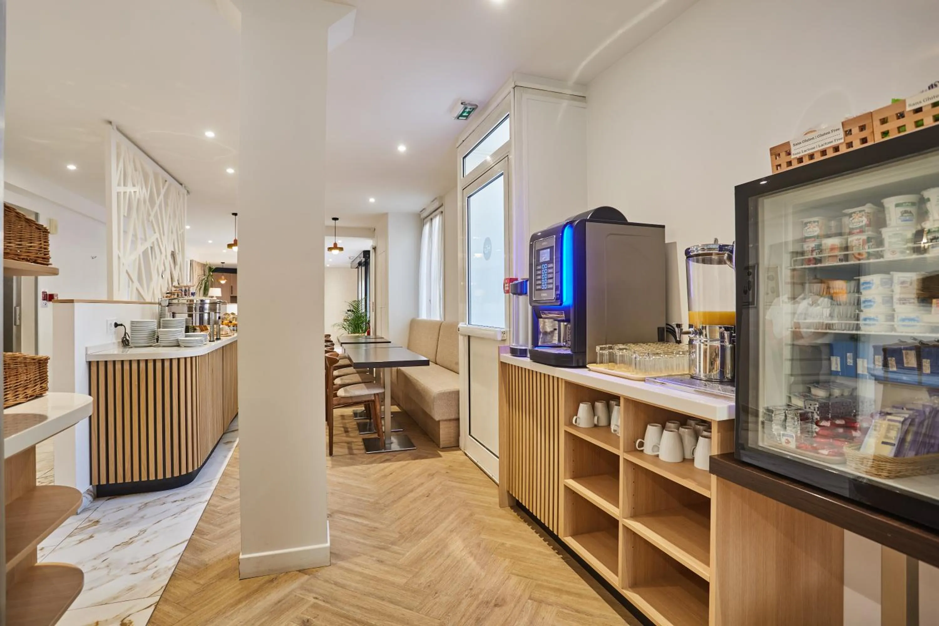 Coffee/tea facilities in Hotel Gabriel Issy Paris