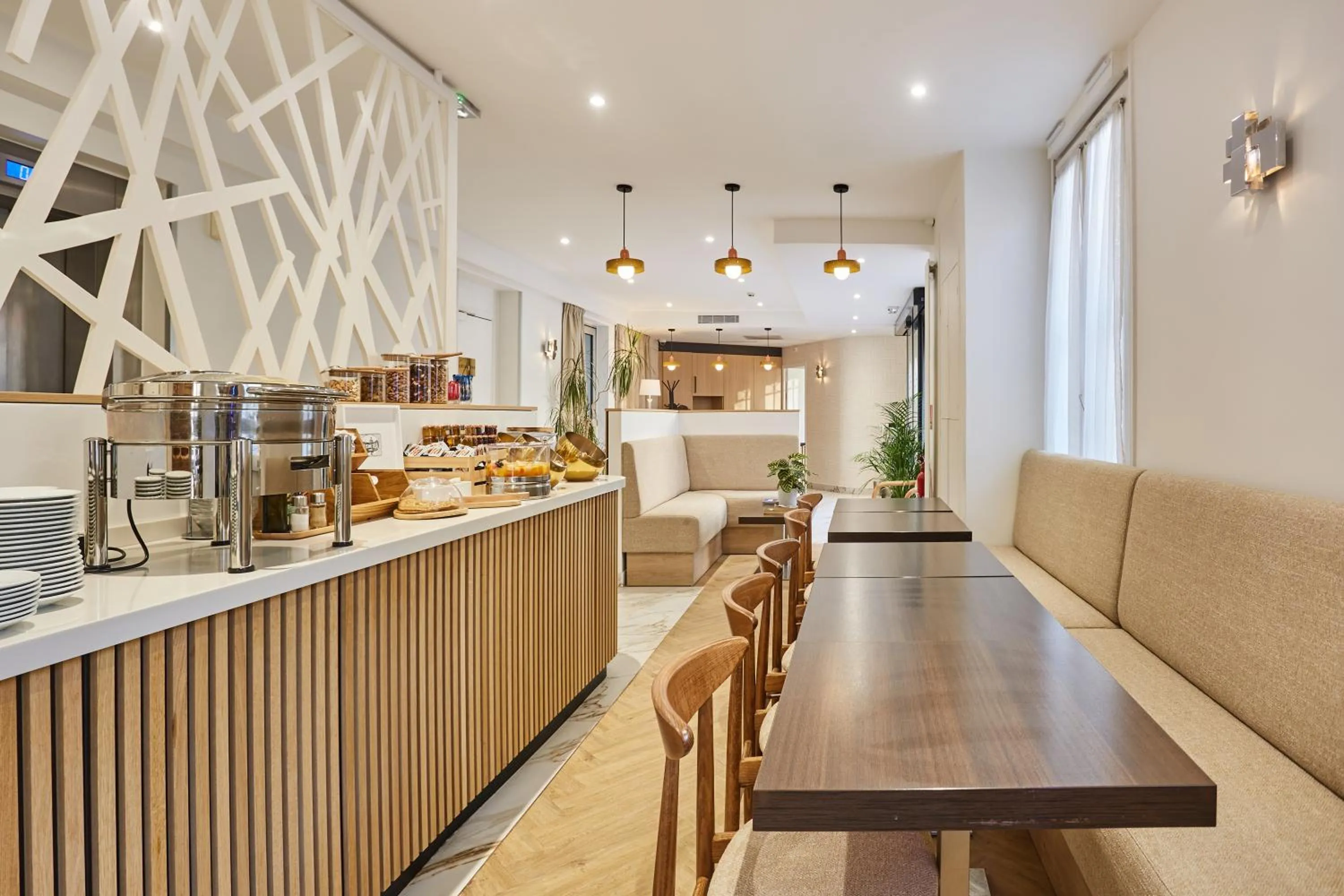 Coffee/tea facilities in Hotel Gabriel Issy Paris