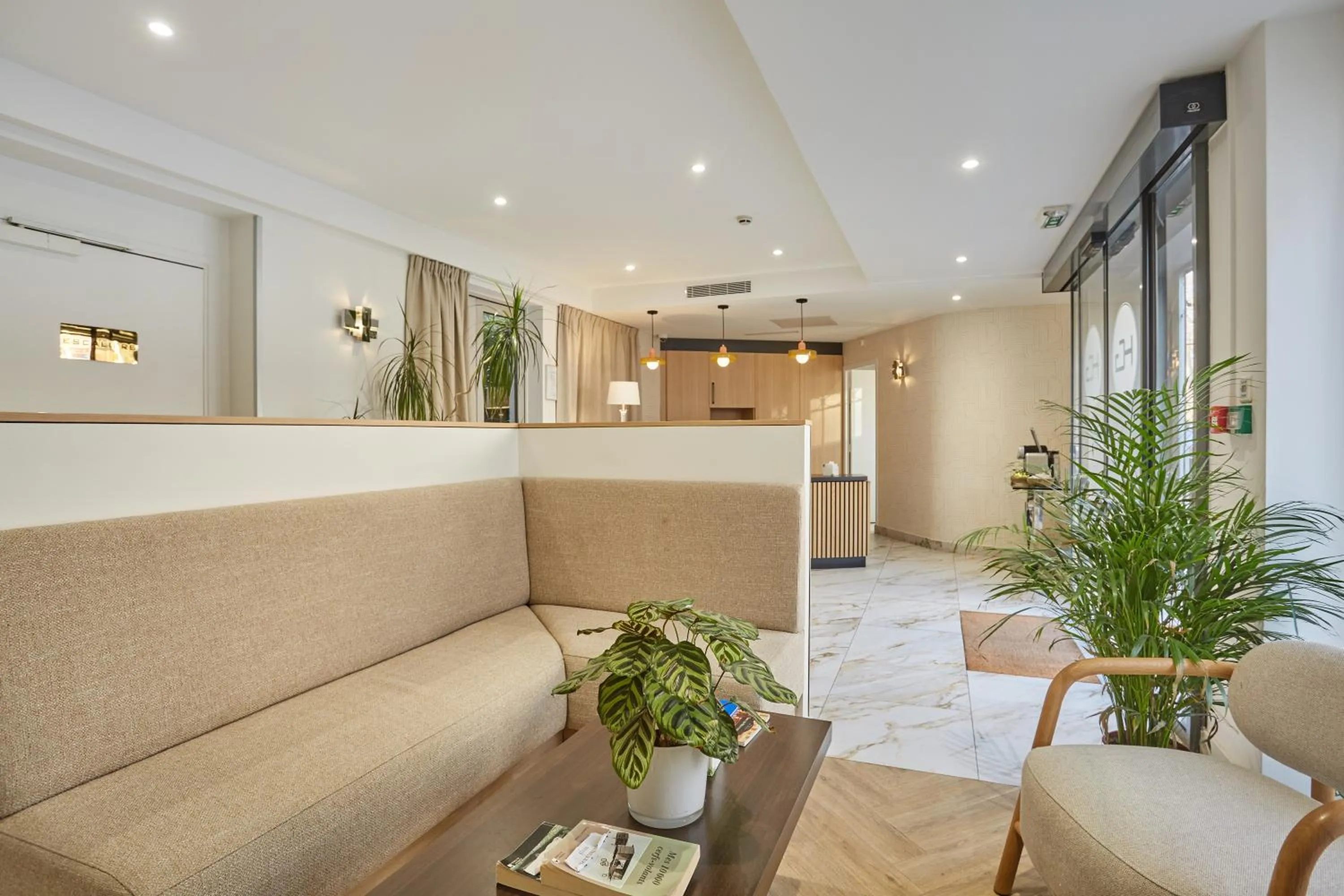 Living room in Hotel Gabriel Issy Paris