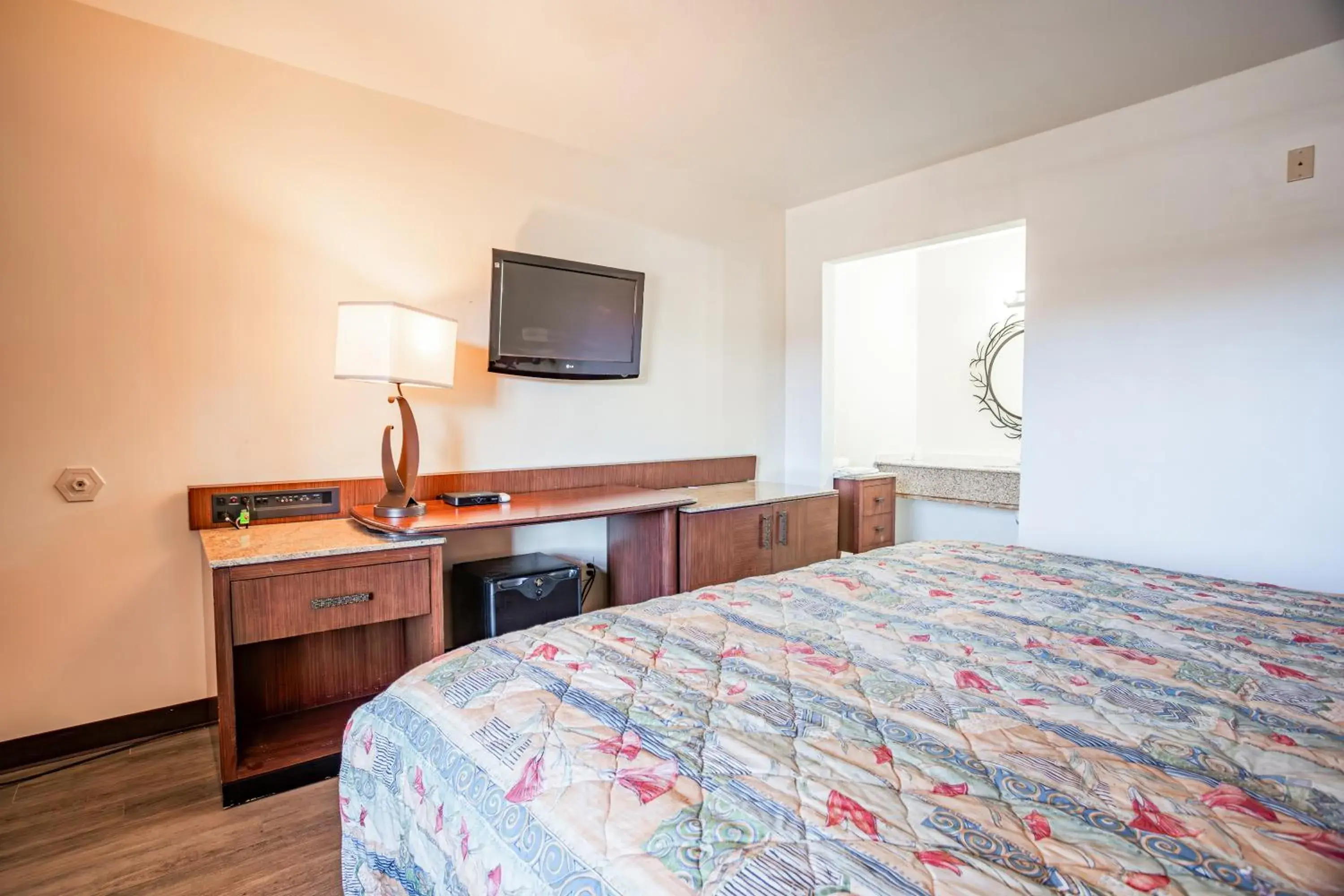 Bedroom, Bed in Southern Inn By OYO Walterboro I-95 Bedroom, Bed in Southern Inn By OYO Walterboro I-95