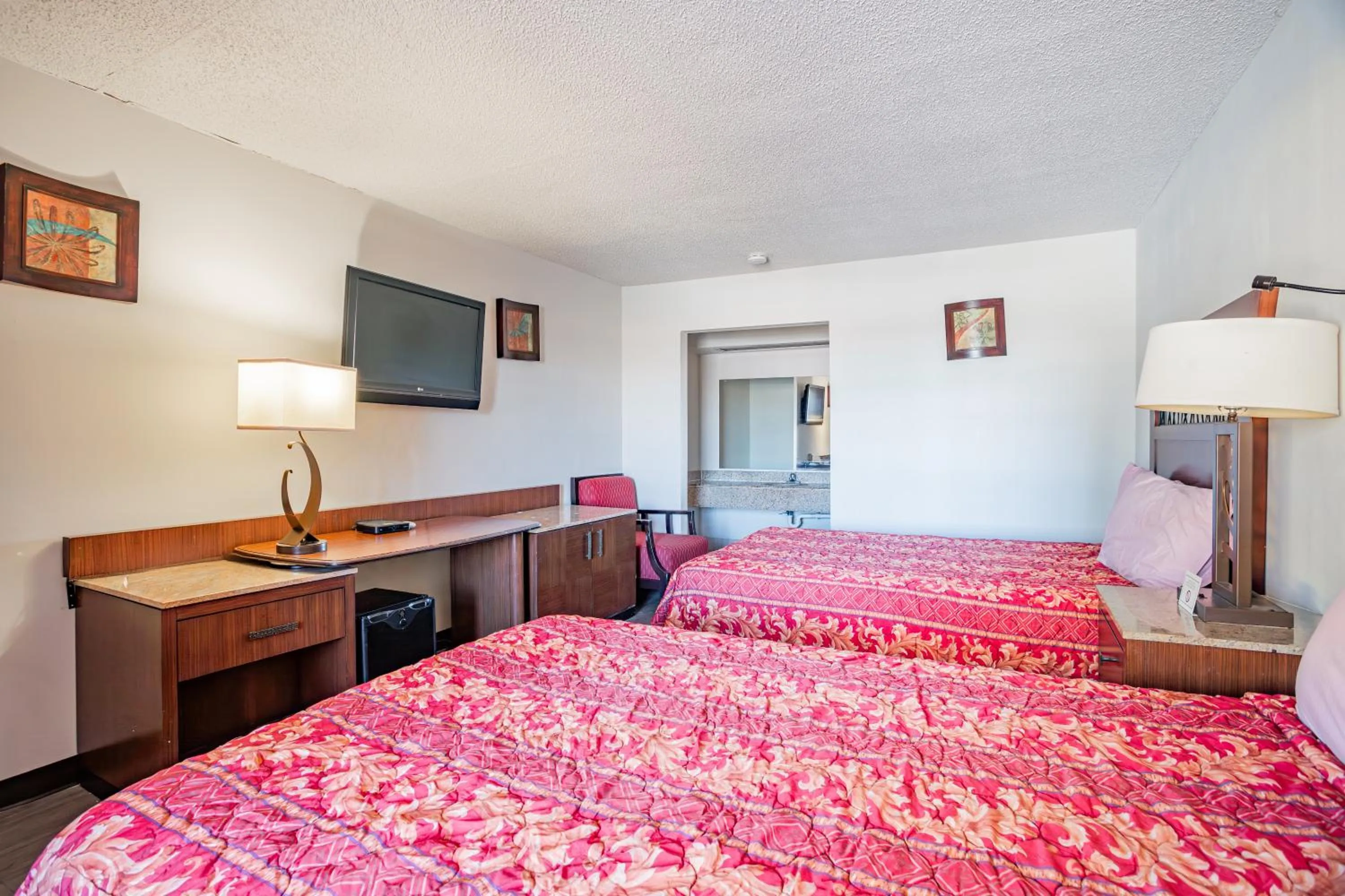 Bedroom, Bed in Southern Inn By OYO Walterboro I-95