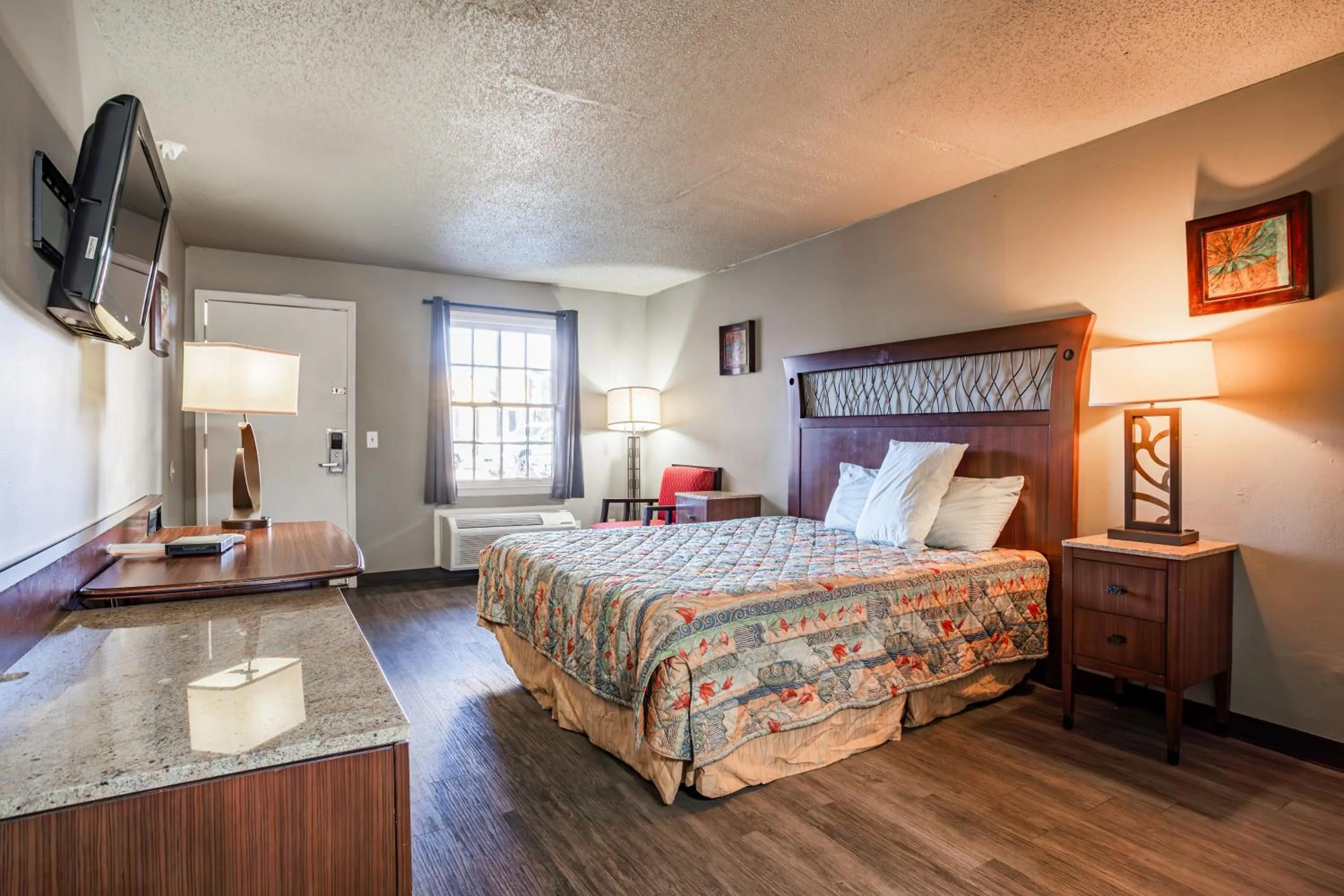 Bedroom, Bed in Southern Inn By OYO Walterboro I-95