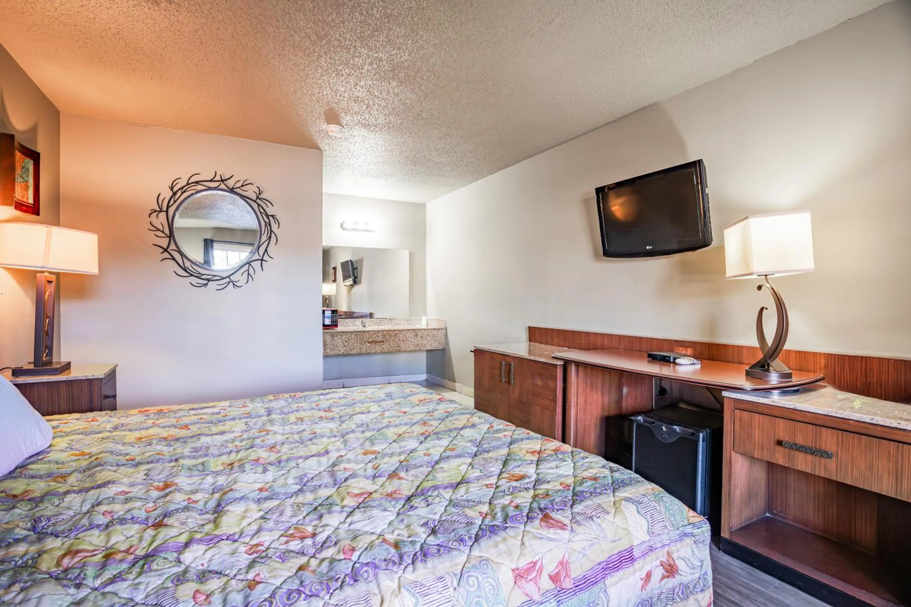 Bedroom, Bed in Southern Inn By OYO Walterboro I-95