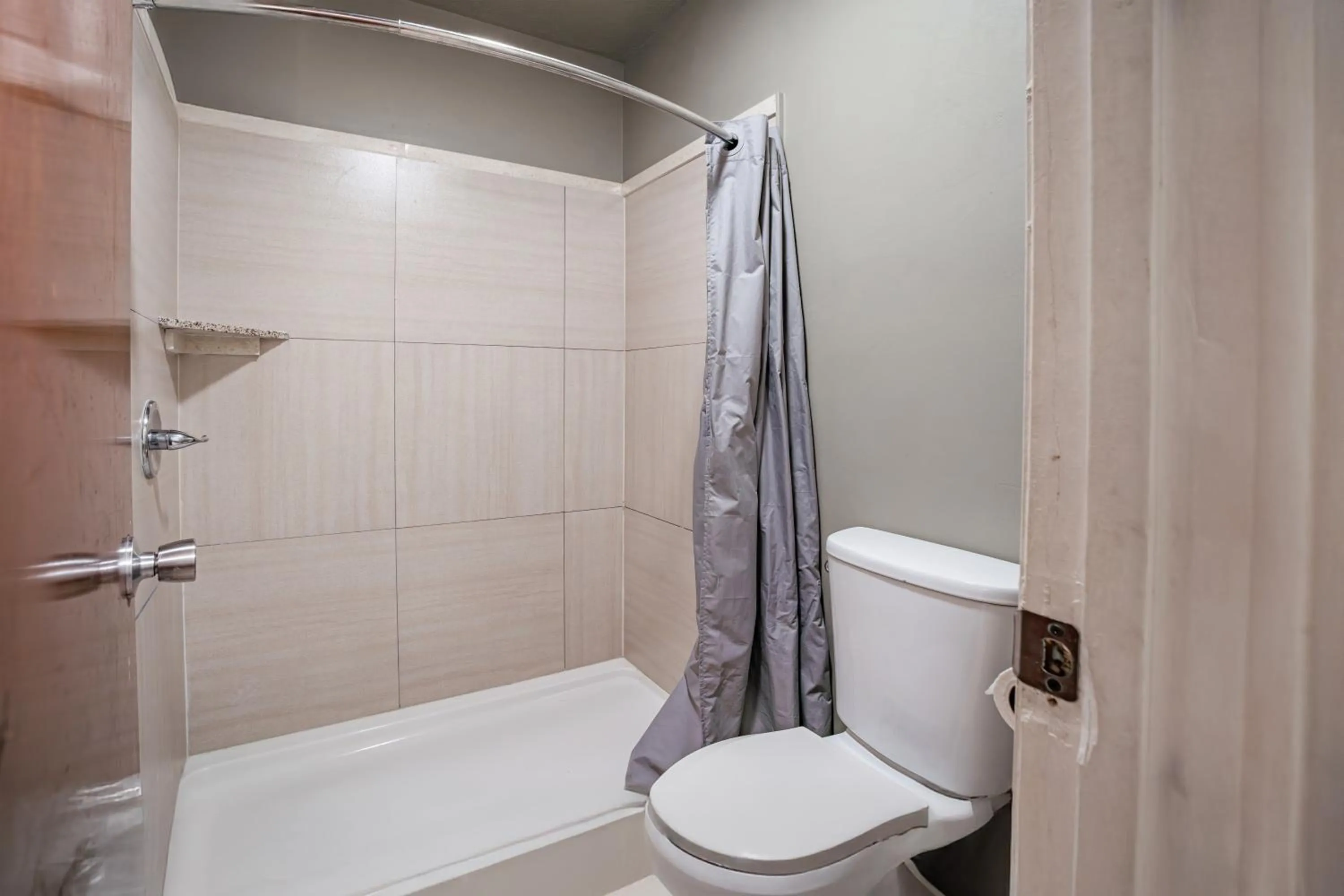 Bathroom in Southern Inn By OYO Walterboro I-95