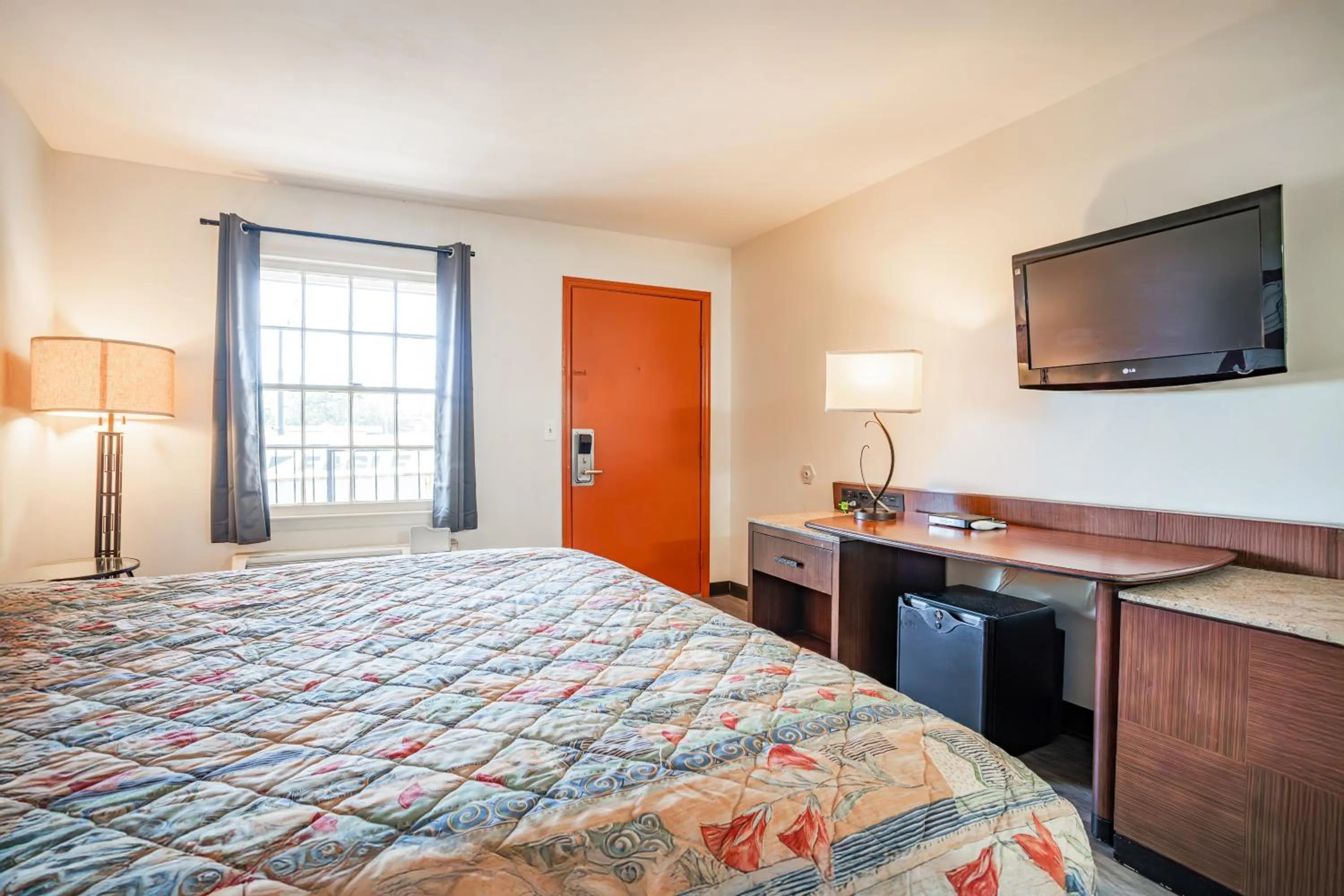 Bedroom, Bed in Southern Inn By OYO Walterboro I-95