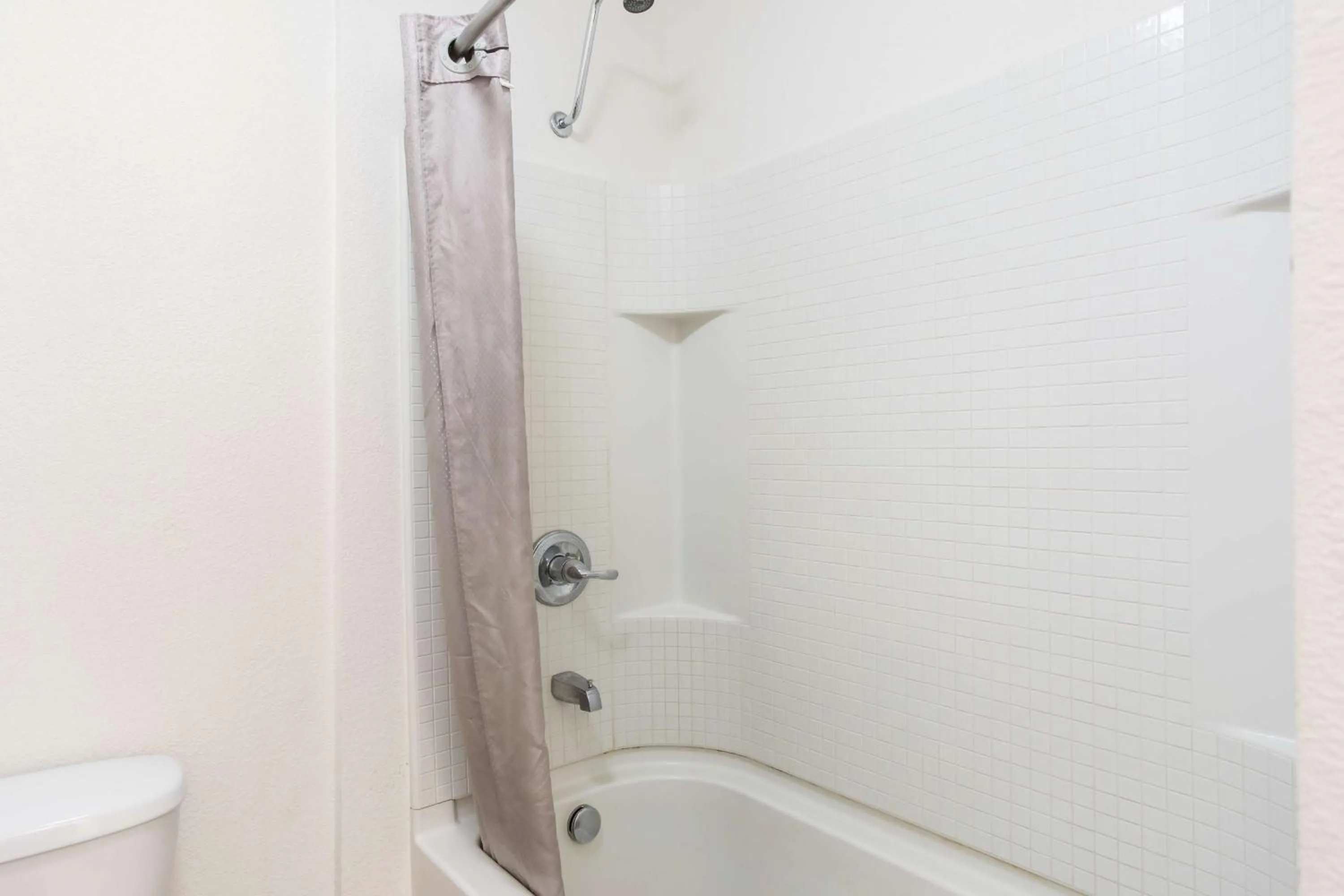 Photo of the whole room in Americas Best Value Inn Bowling Green