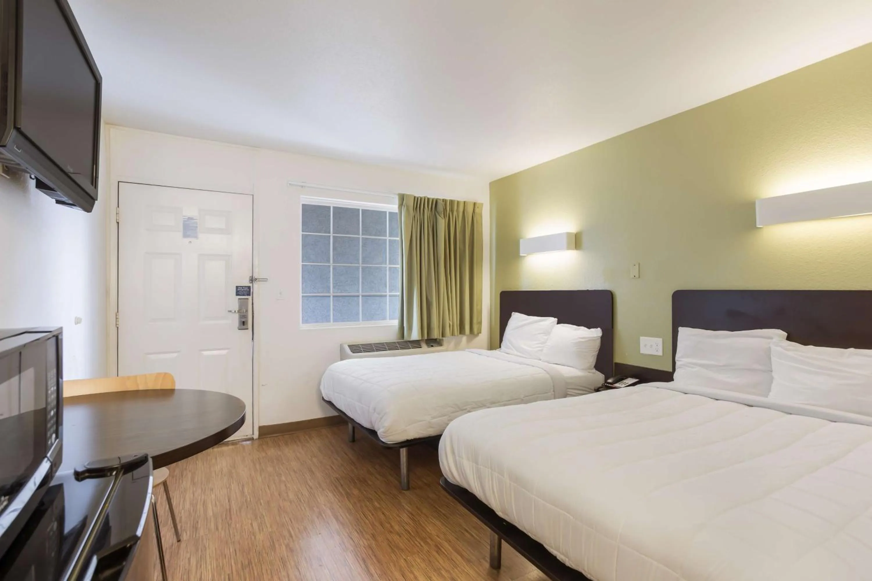 Bedroom, Bed in Americas Best Value Inn Bowling Green