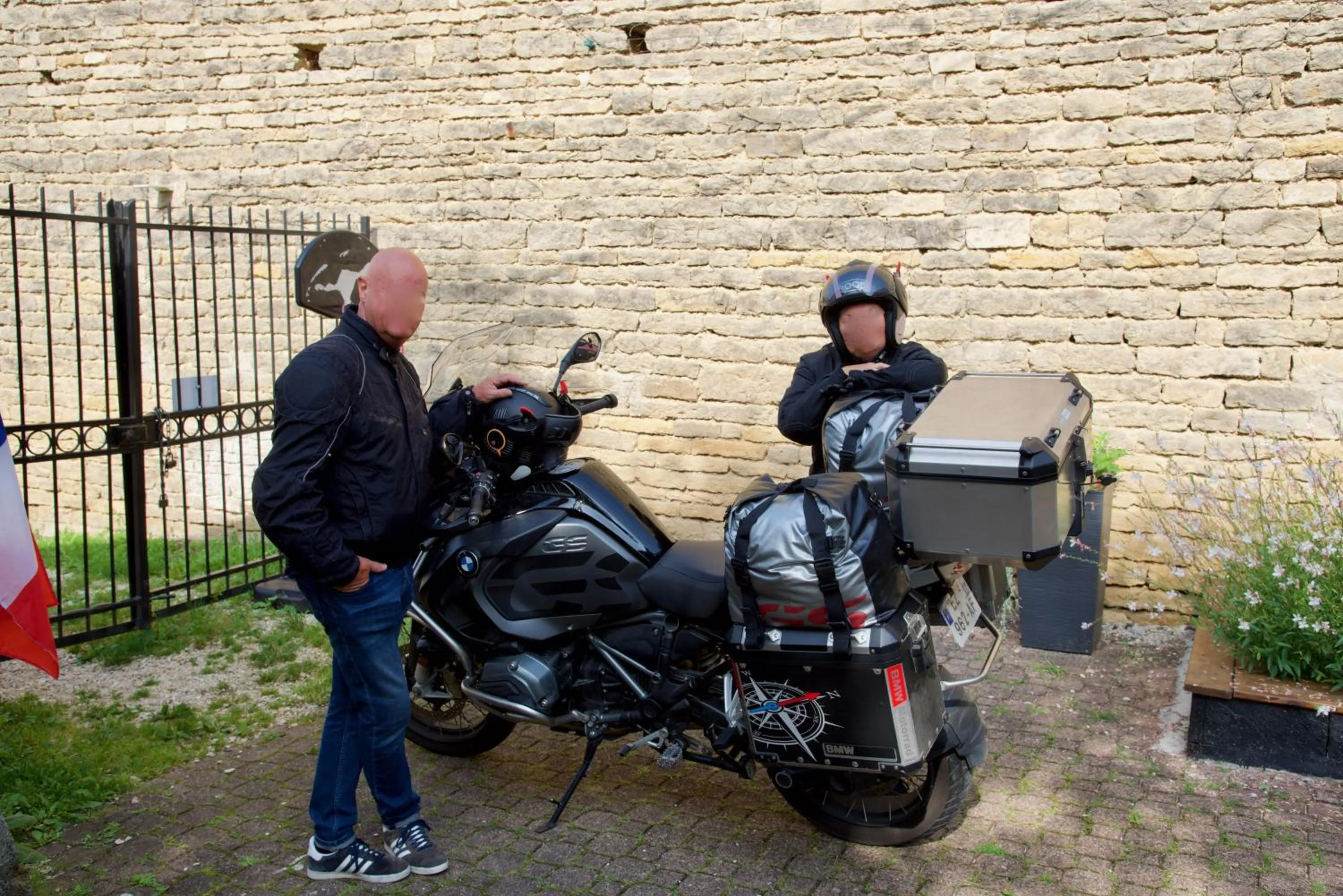 group of guests in Les Nymphéas 52