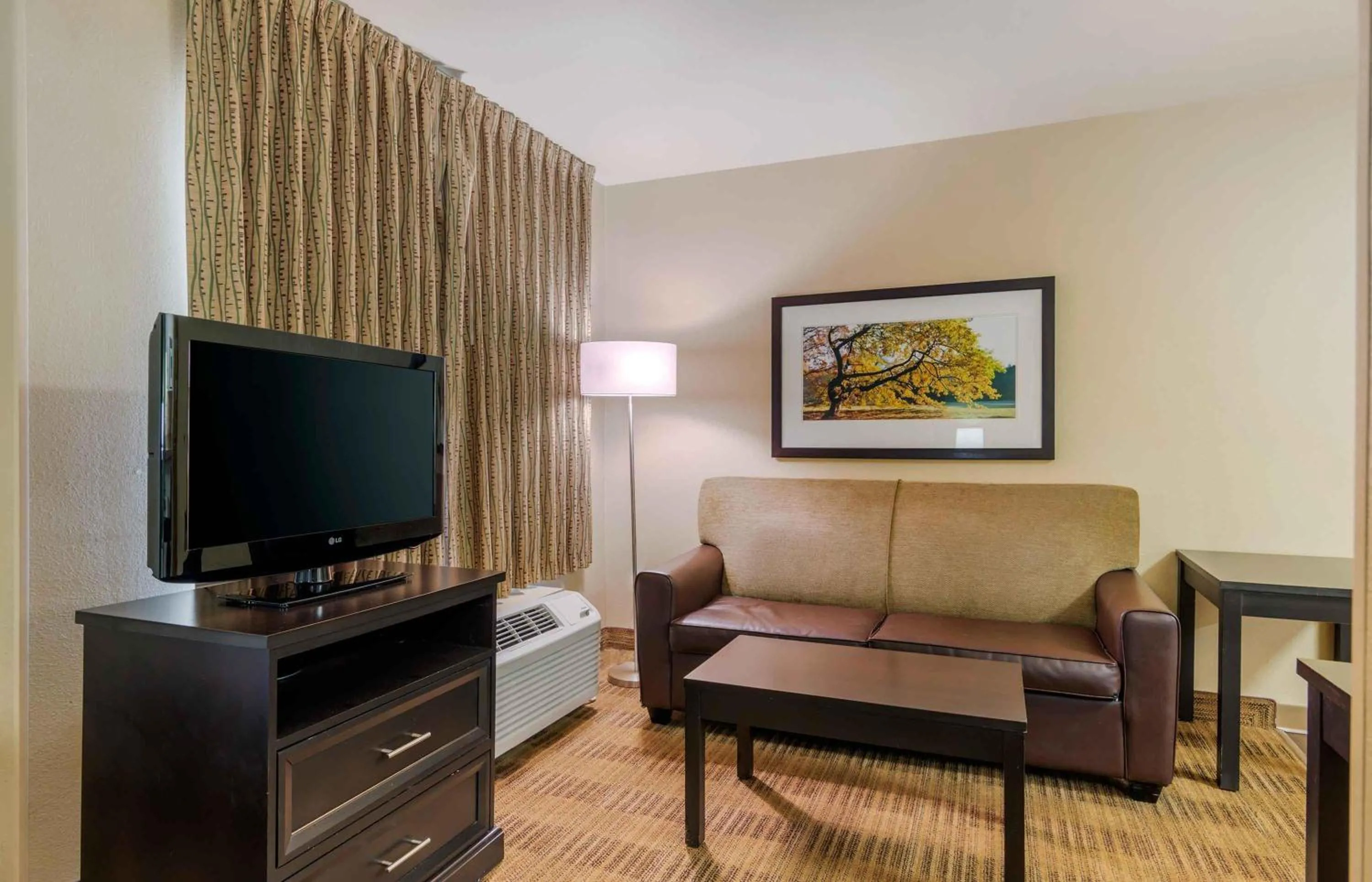 Bedroom in Extended Stay America Select Suites - Atlanta - Buckhead