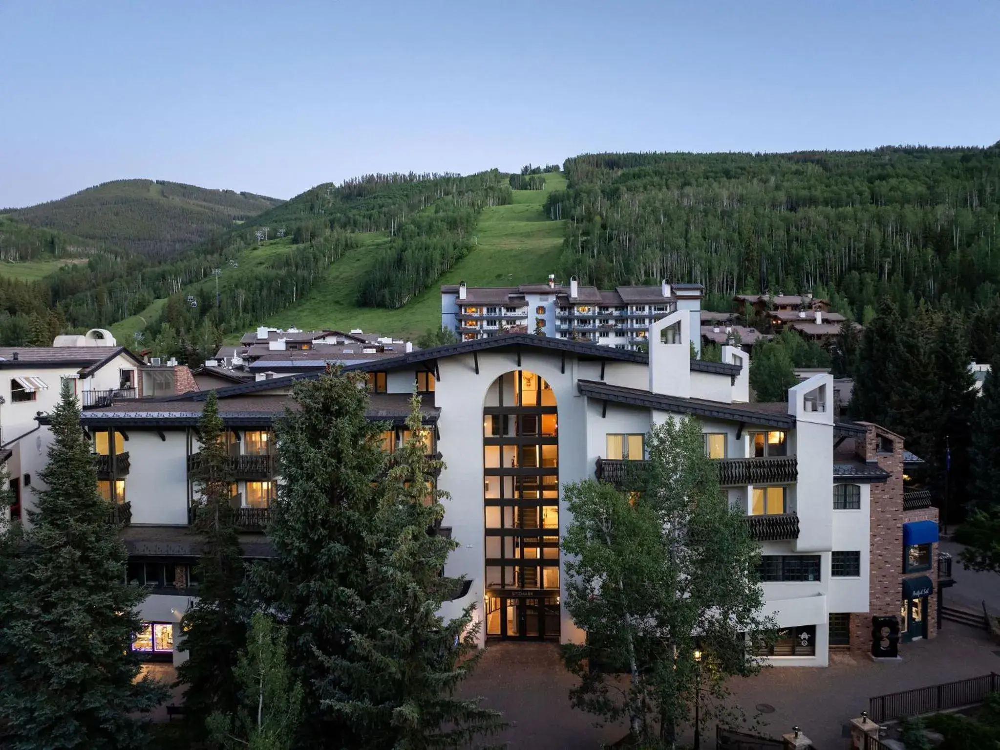 Property building in Sitzmark Vail Property building in Sitzmark Vail