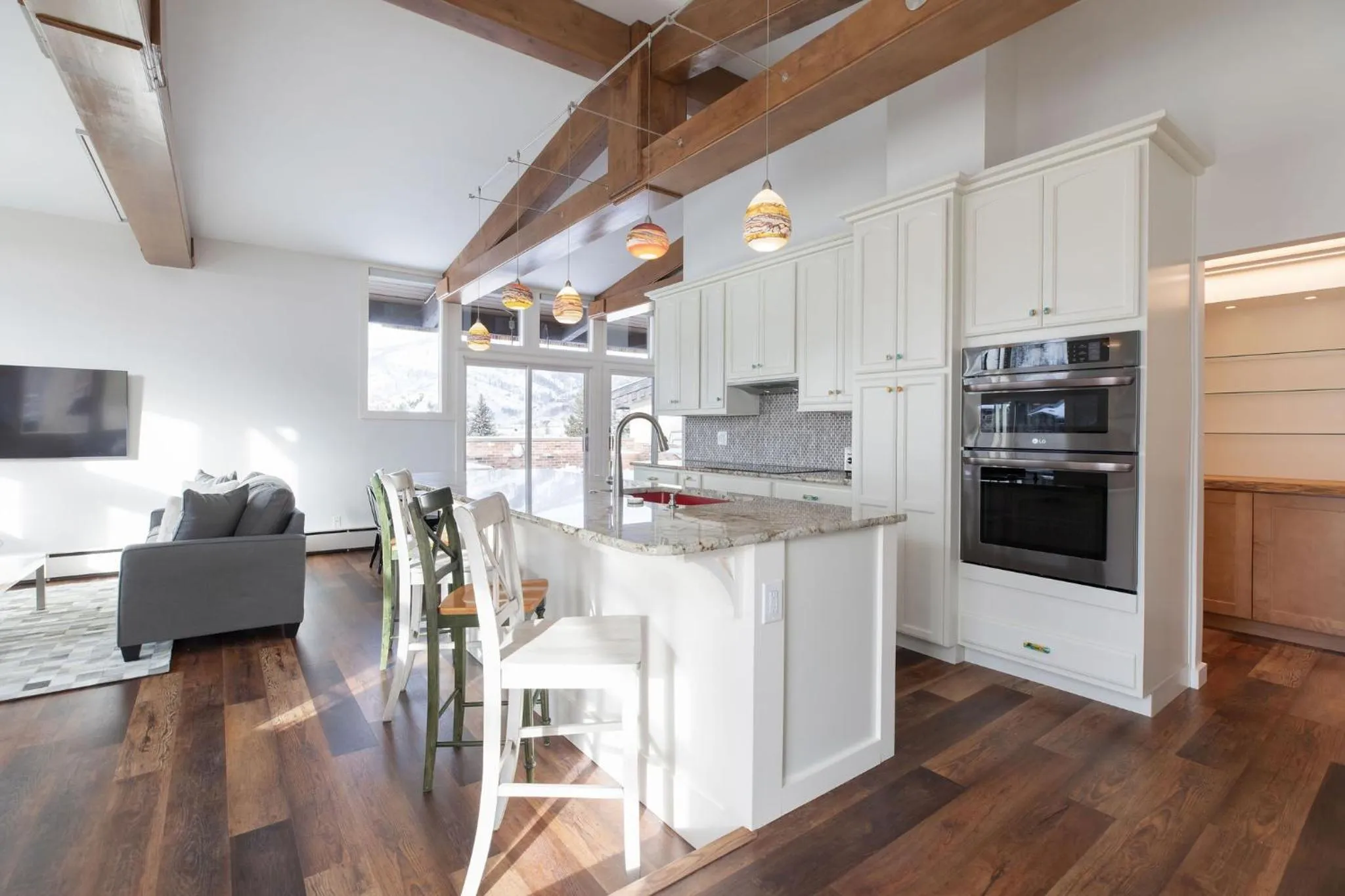 Kitchen or kitchenette in Sitzmark Vail