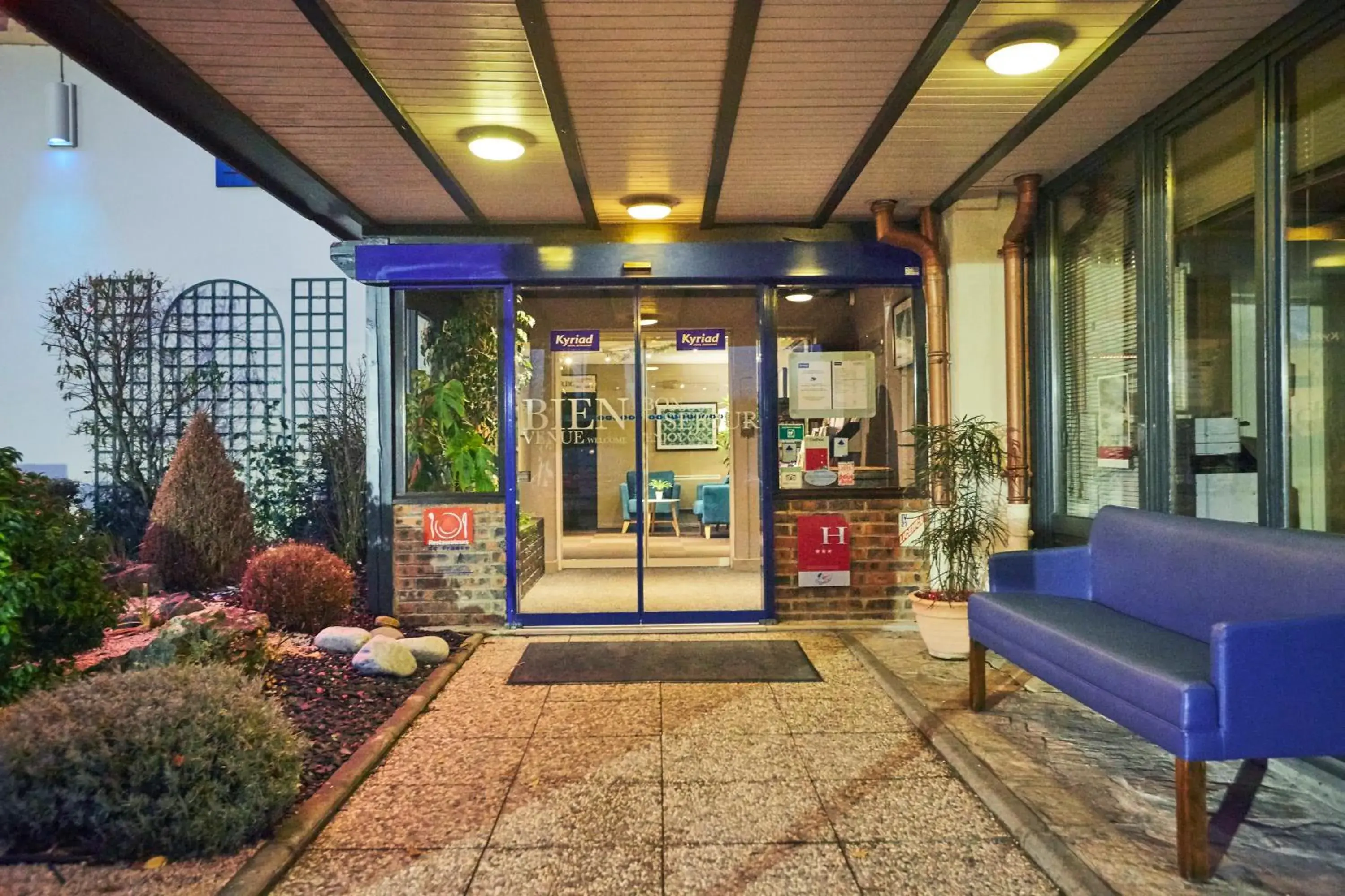 Facade/entrance in Kyriad Beaune Facade/entrance in Kyriad Beaune