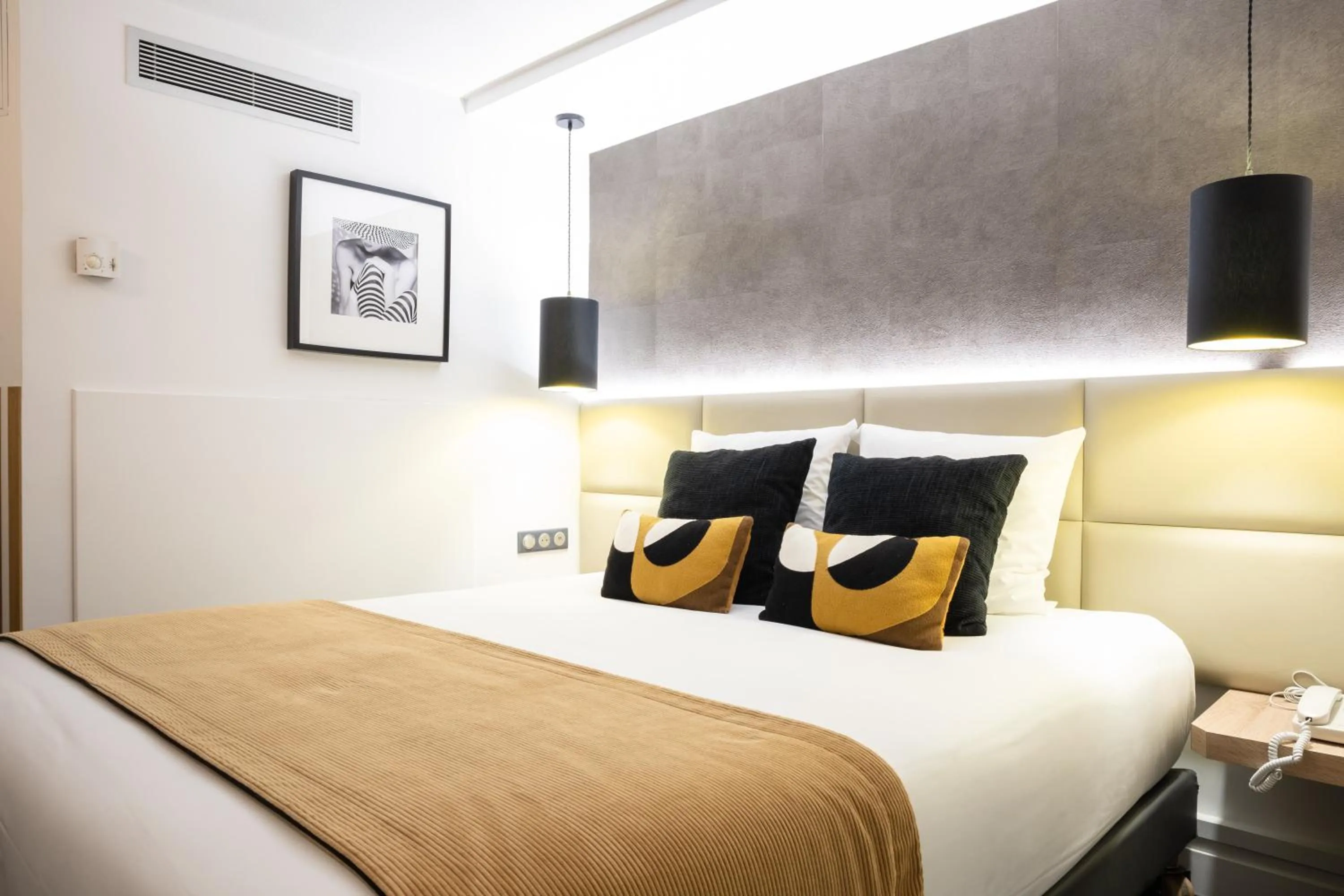 Bedroom, Bed in Kyriad Beaune