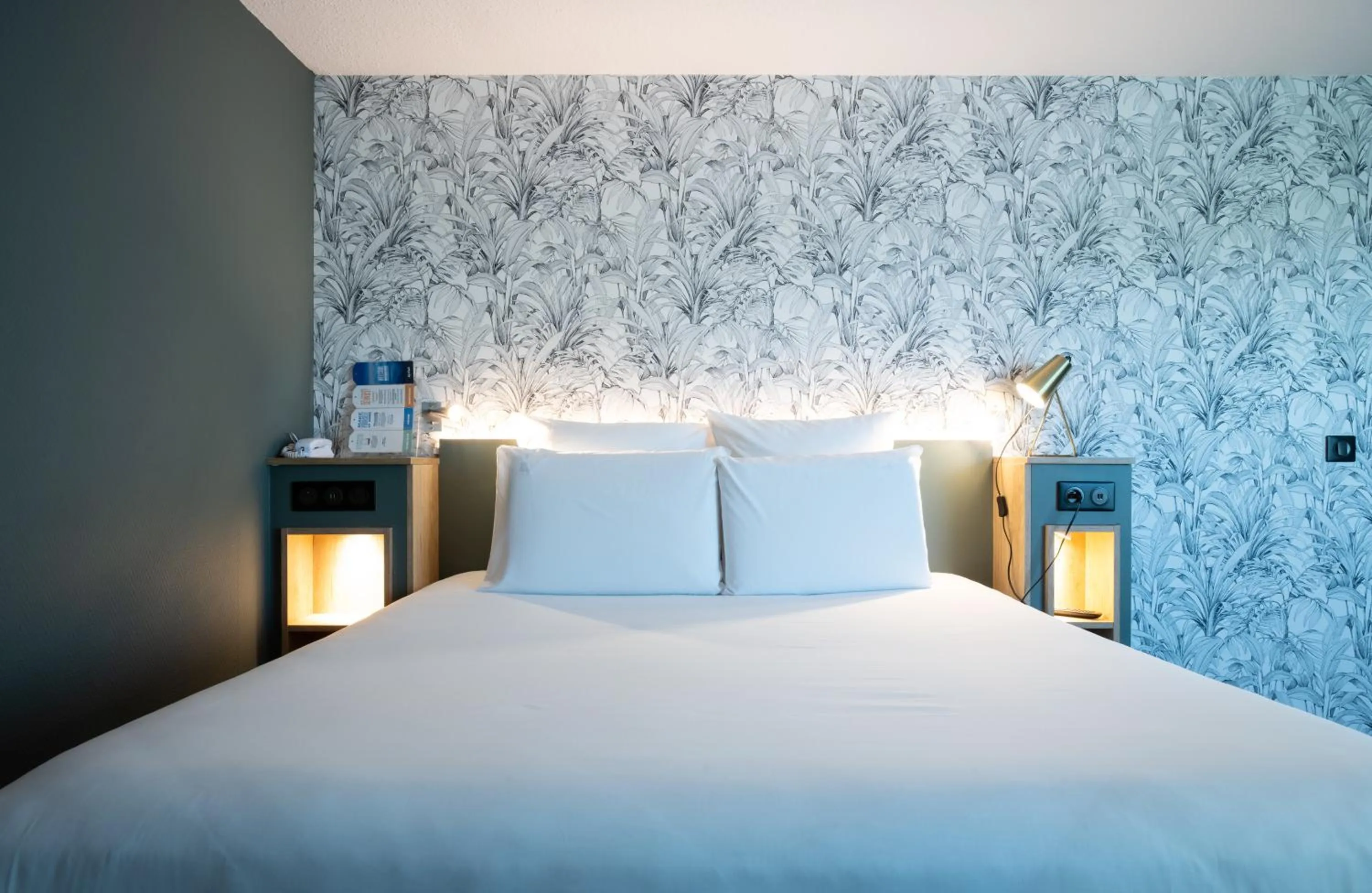 Bed in Kyriad Beaune