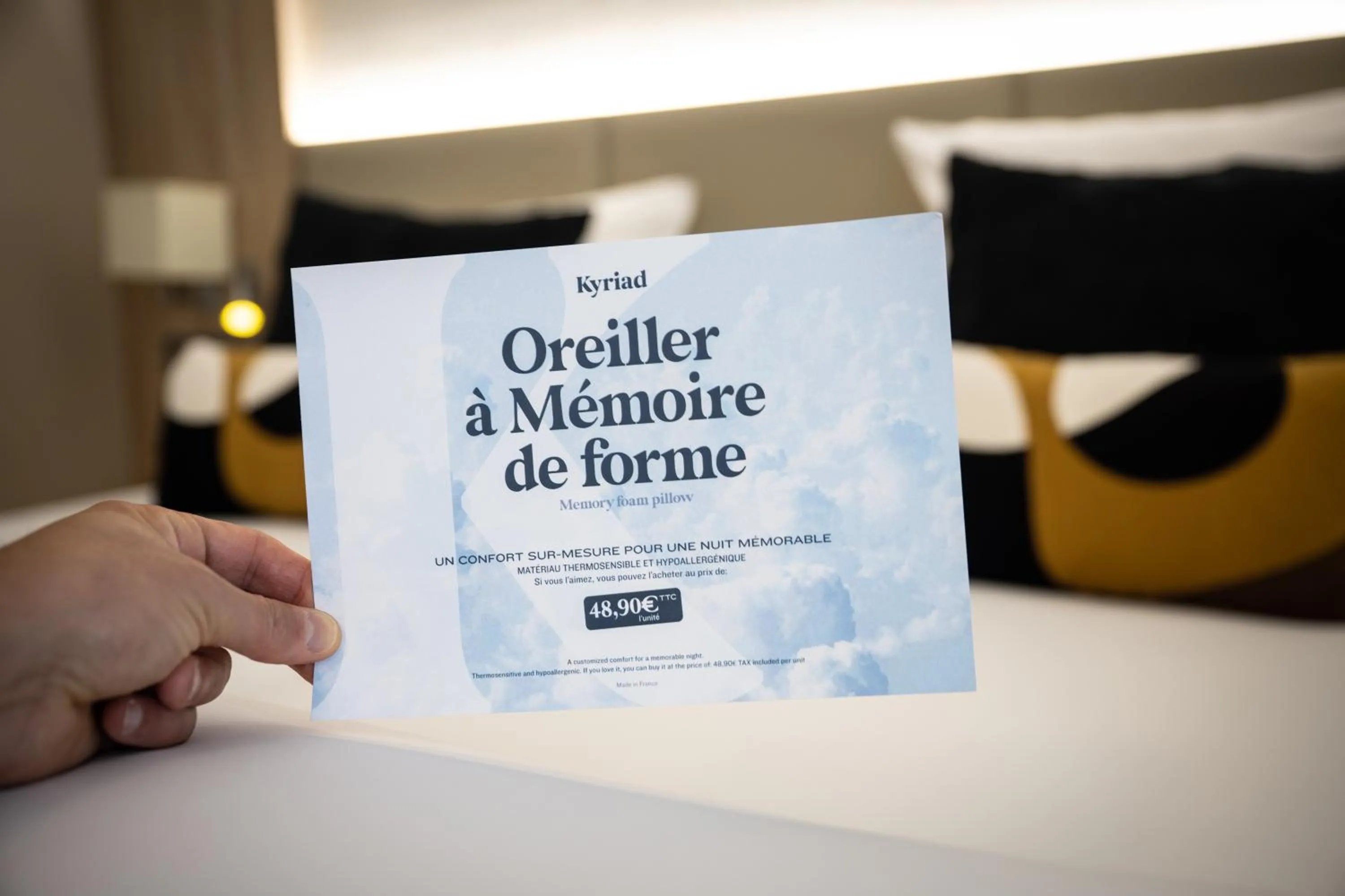 Decorative detail, Bed in Kyriad Beaune