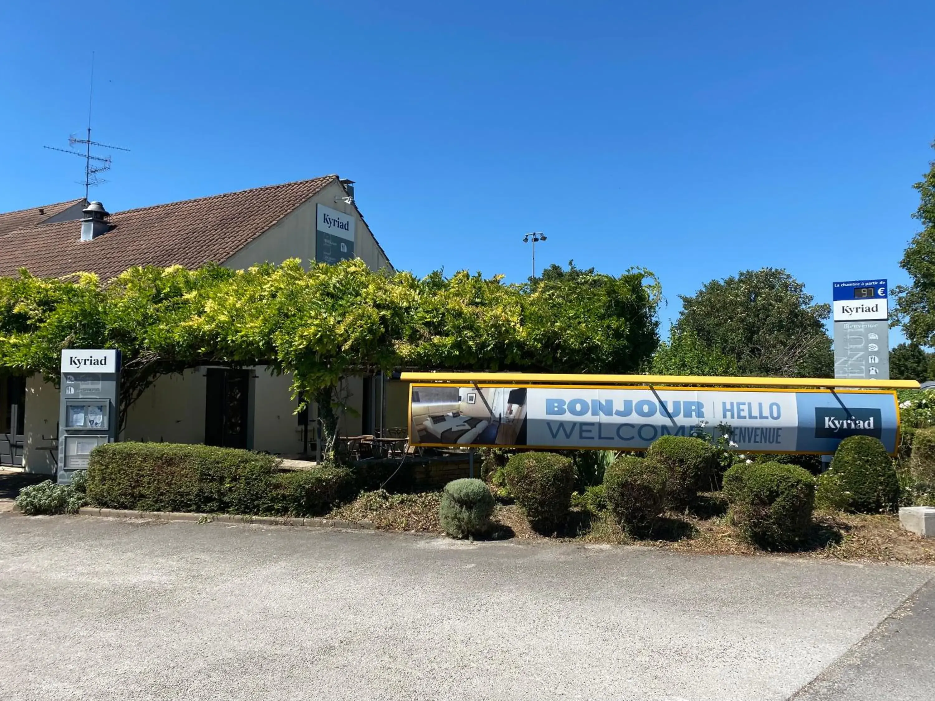 Property building in Kyriad Beaune Property building in Kyriad Beaune