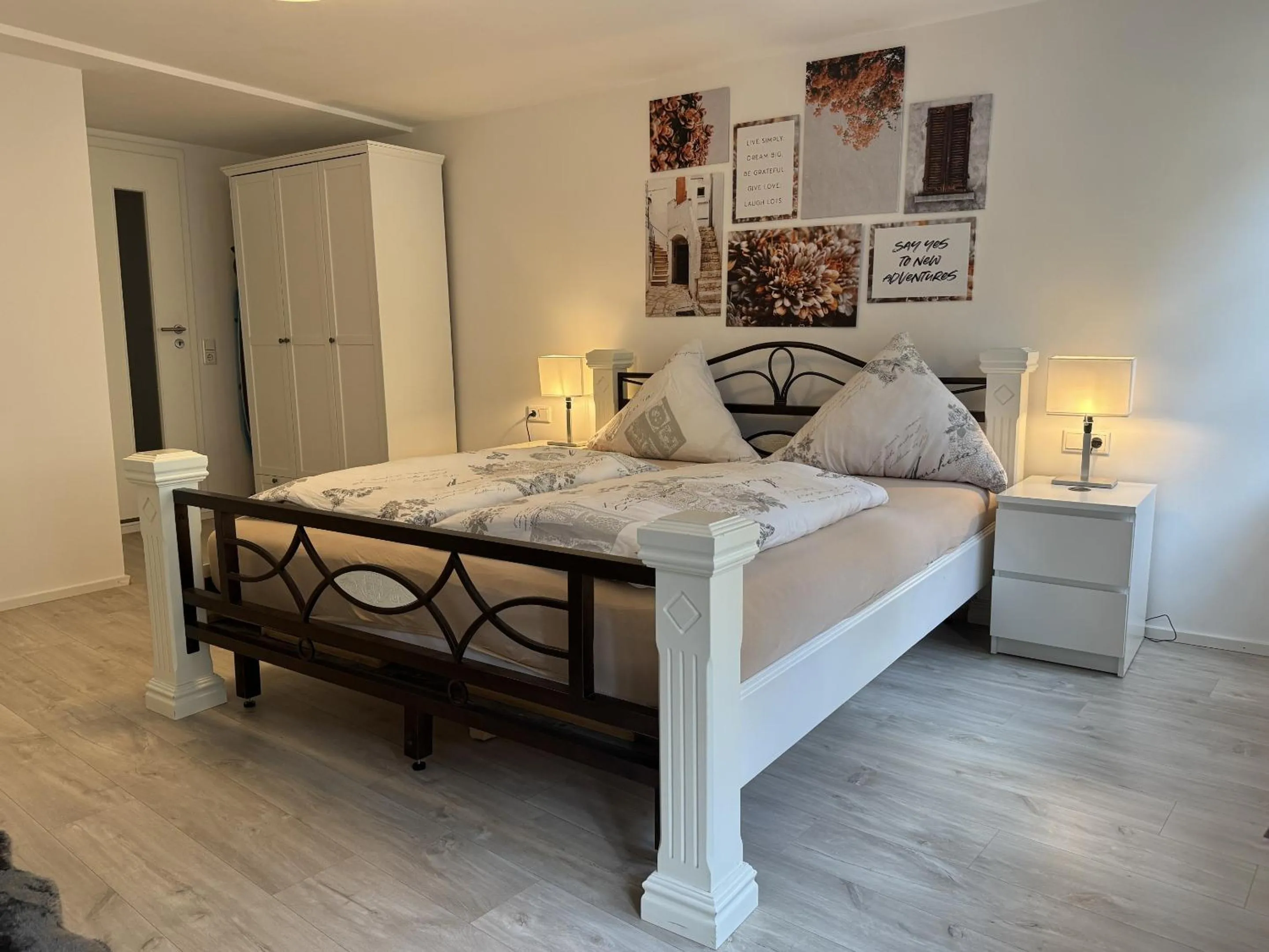 Bedroom, Bed in Sky