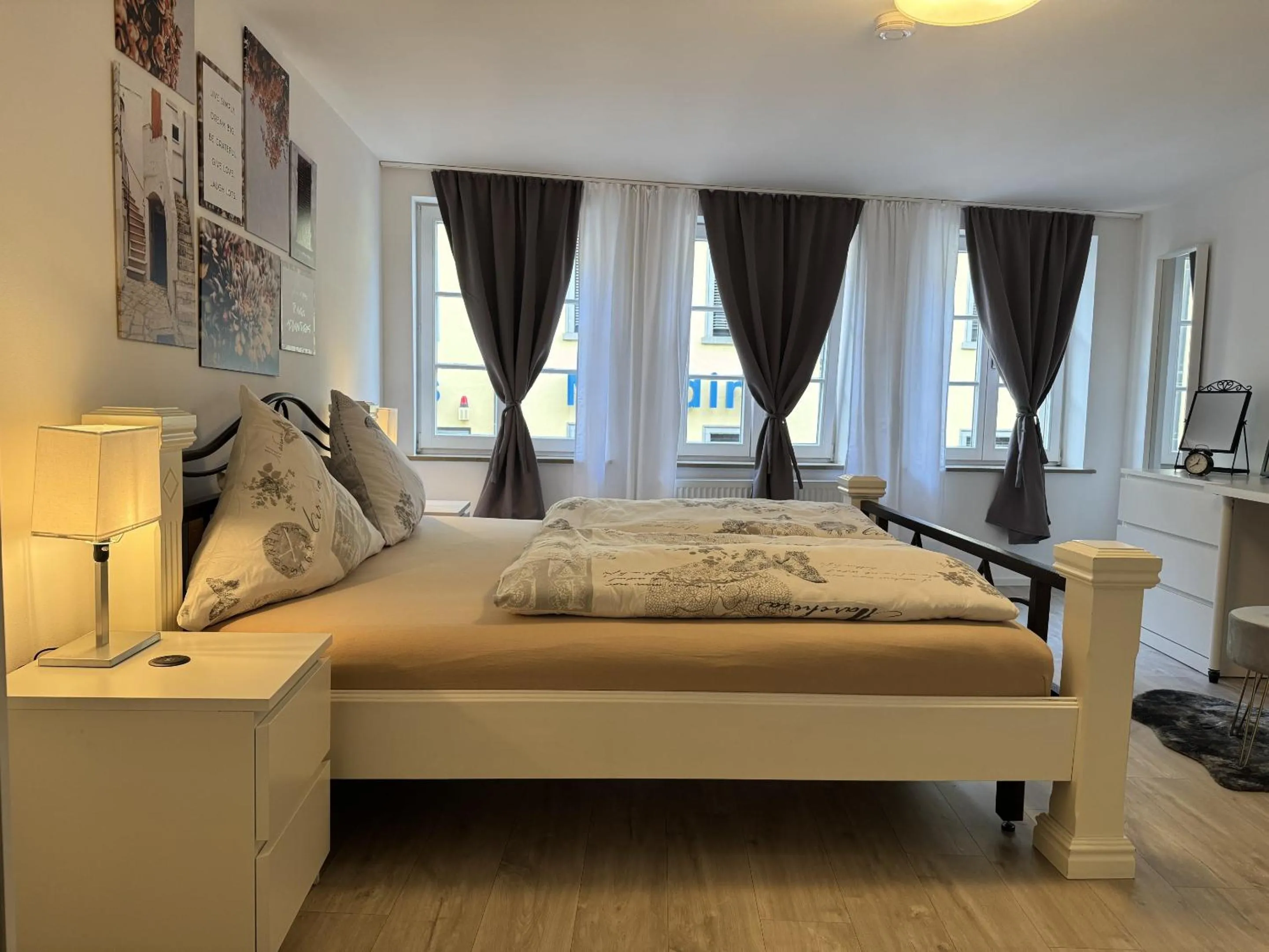 Bedroom, Bed in Sky