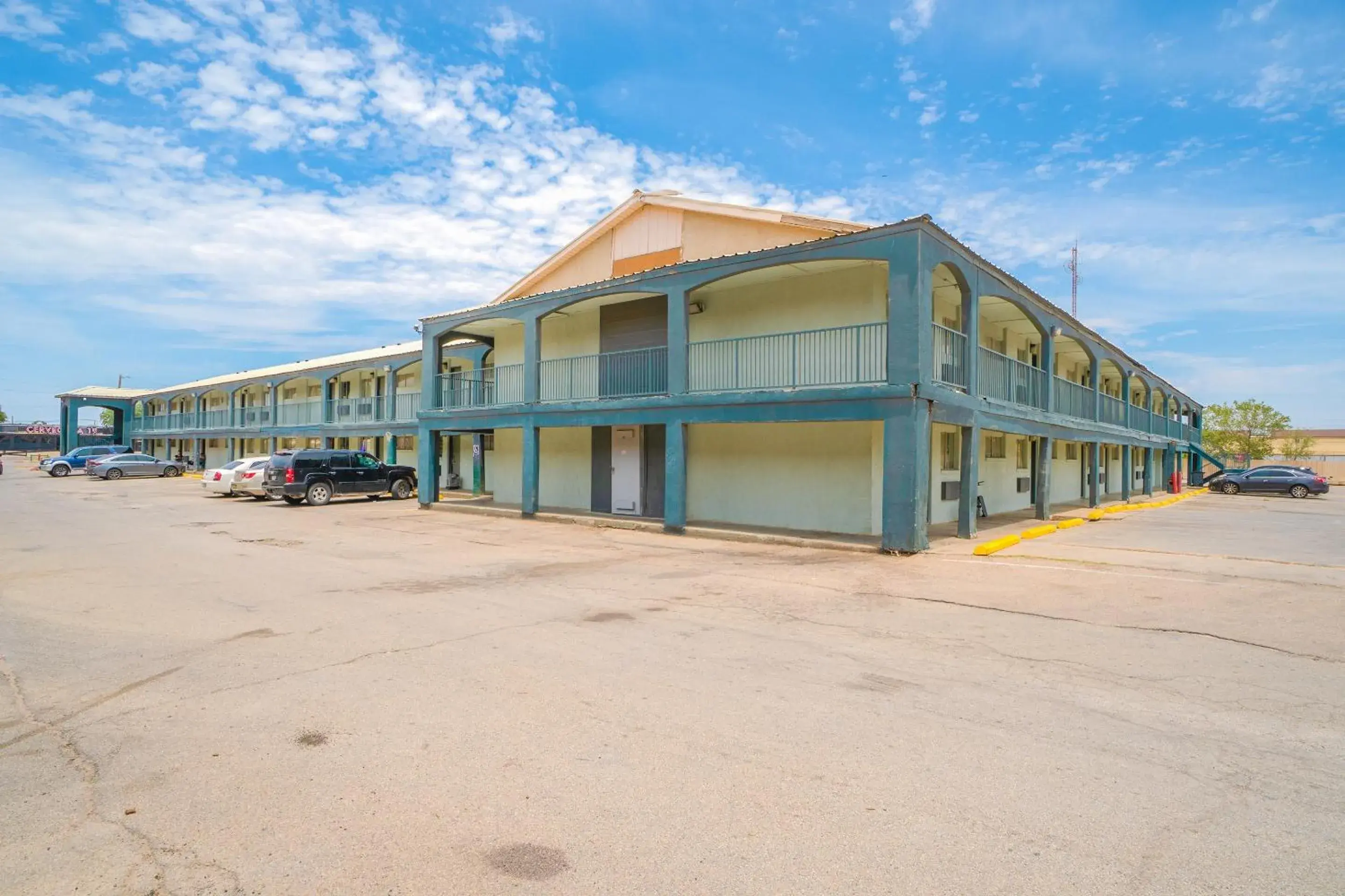 Facade/entrance in OYO Hotel Midland Facade/entrance in OYO Hotel Midland