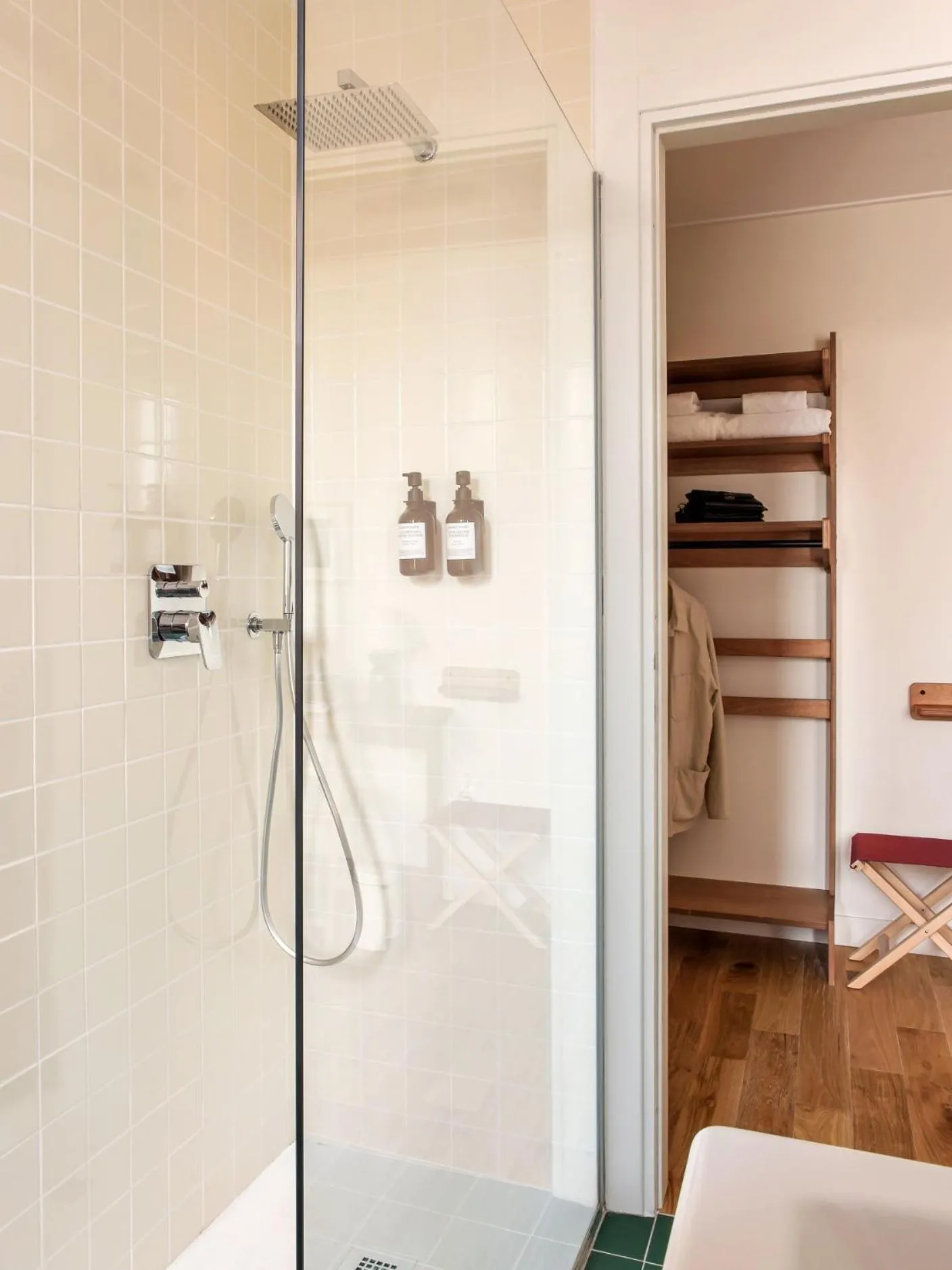 Bathroom in Alfred Hotels Monaco - Hôtel rénové