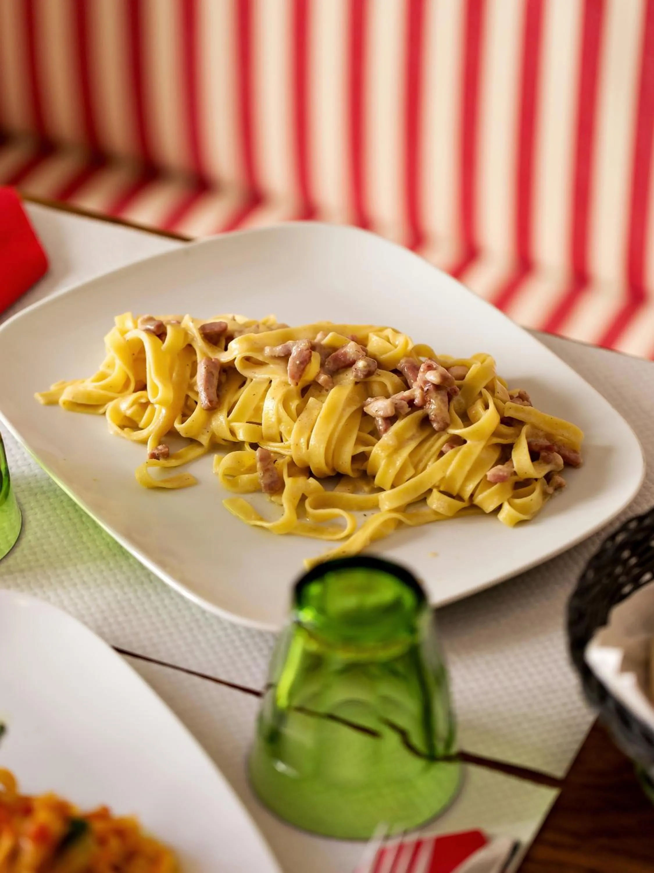 Food and drinks in Alfred Hotels Monaco - Hôtel rénové