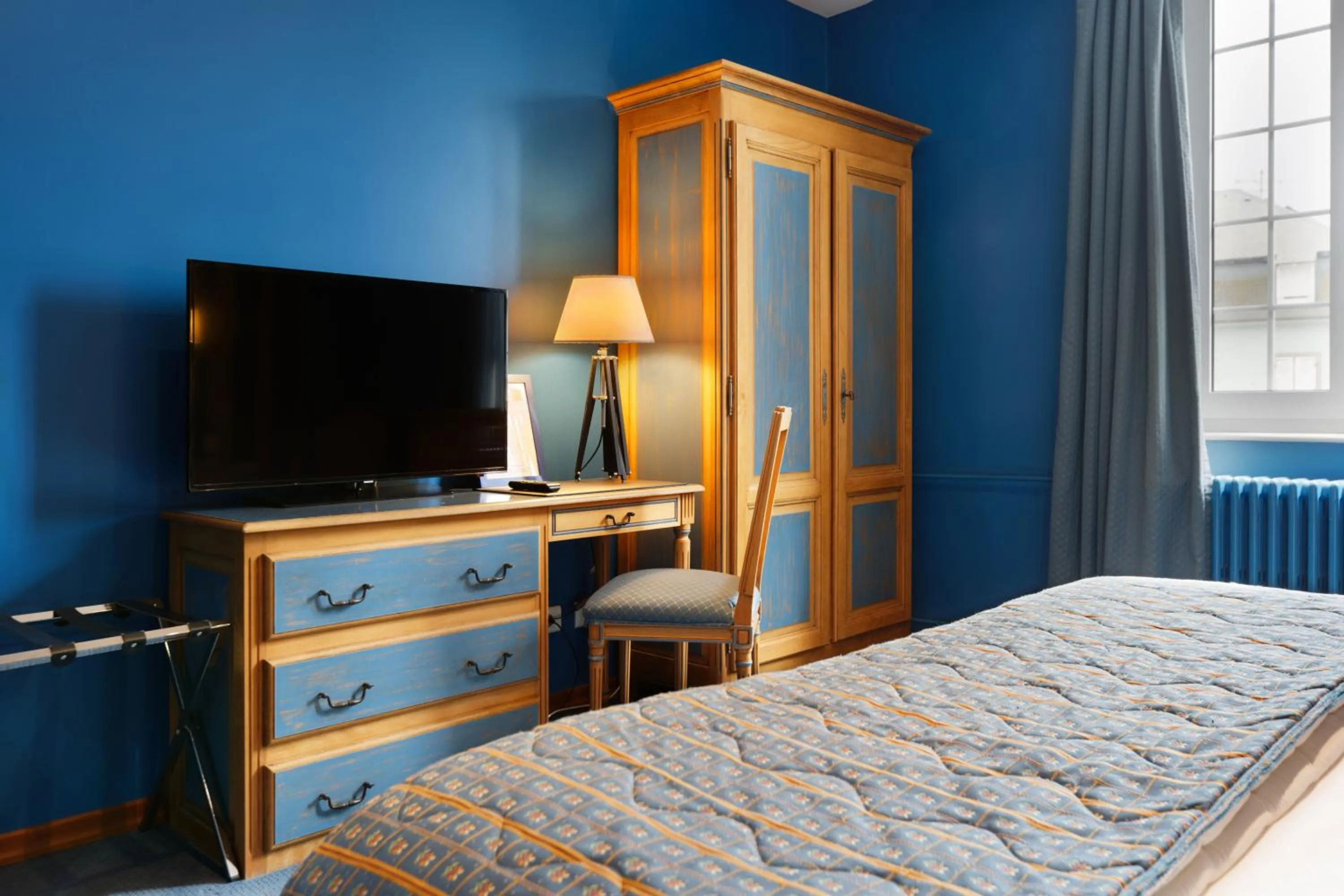 Bedroom, Bed in Logis Hôtel Beauséjour Colmar