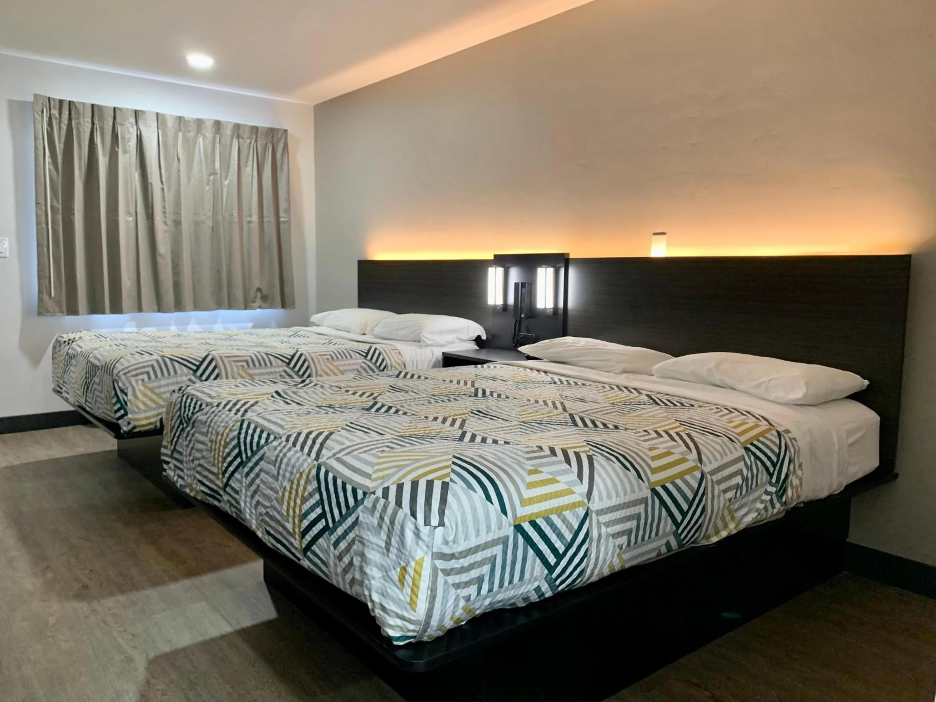 Bedroom, Bed in Motel 6-Ogden, UT - 21st Street