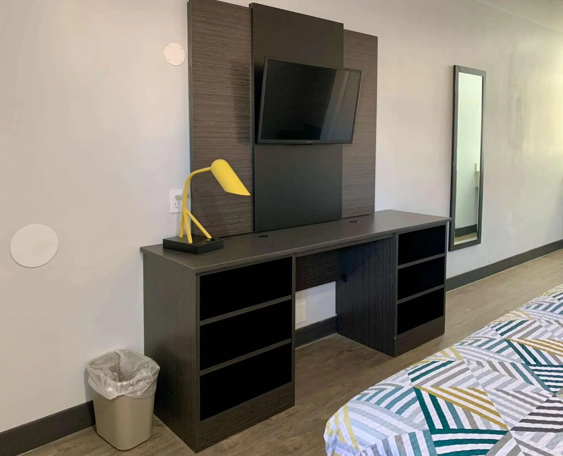 Bedroom, Bed in Motel 6-Ogden, UT - 21st Street