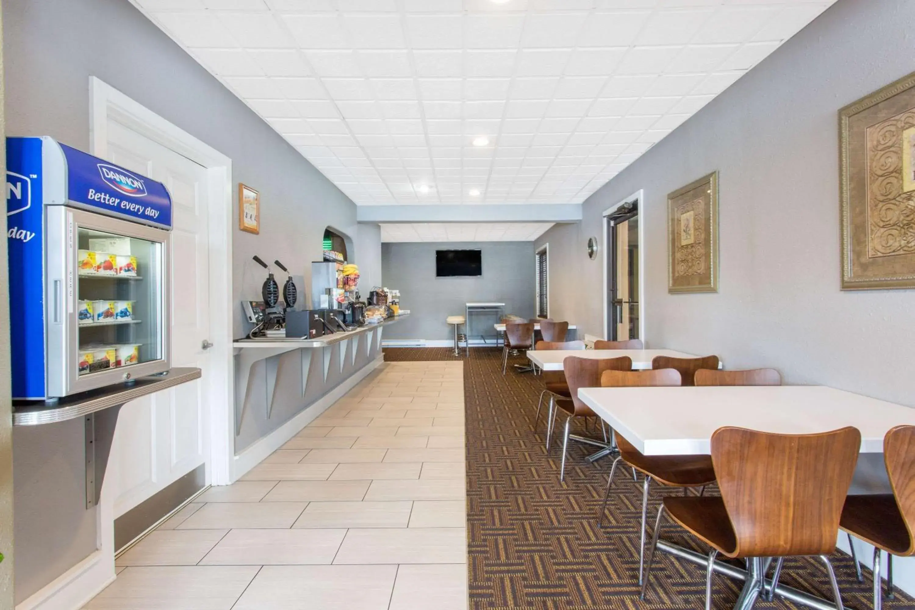 Restaurant/places to eat in Super 8 by Wyndham Wytheville Restaurant/places to eat in Super 8 by Wyndham Wytheville