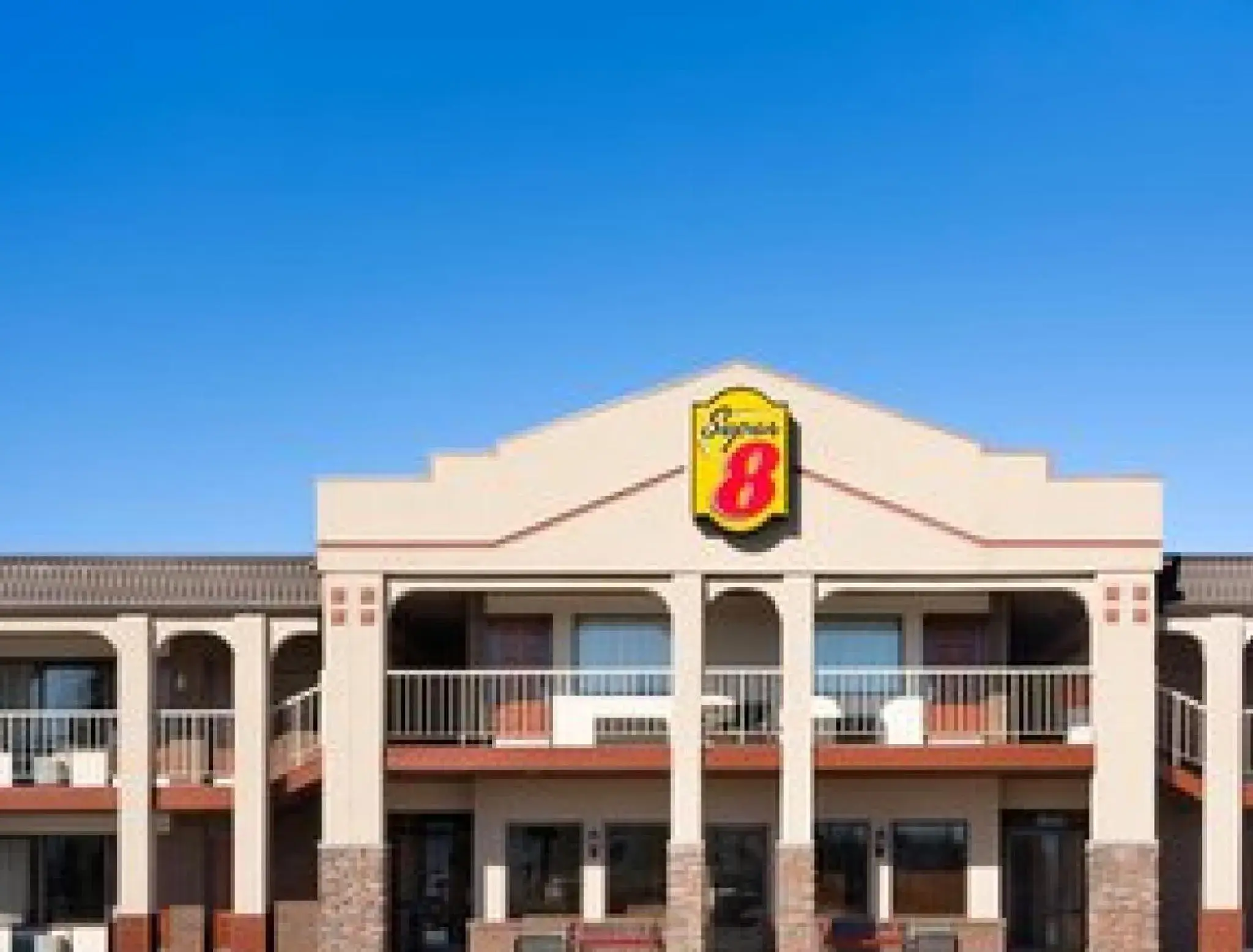 Facade/entrance in Super 8 by Wyndham Wytheville Facade/entrance in Super 8 by Wyndham Wytheville