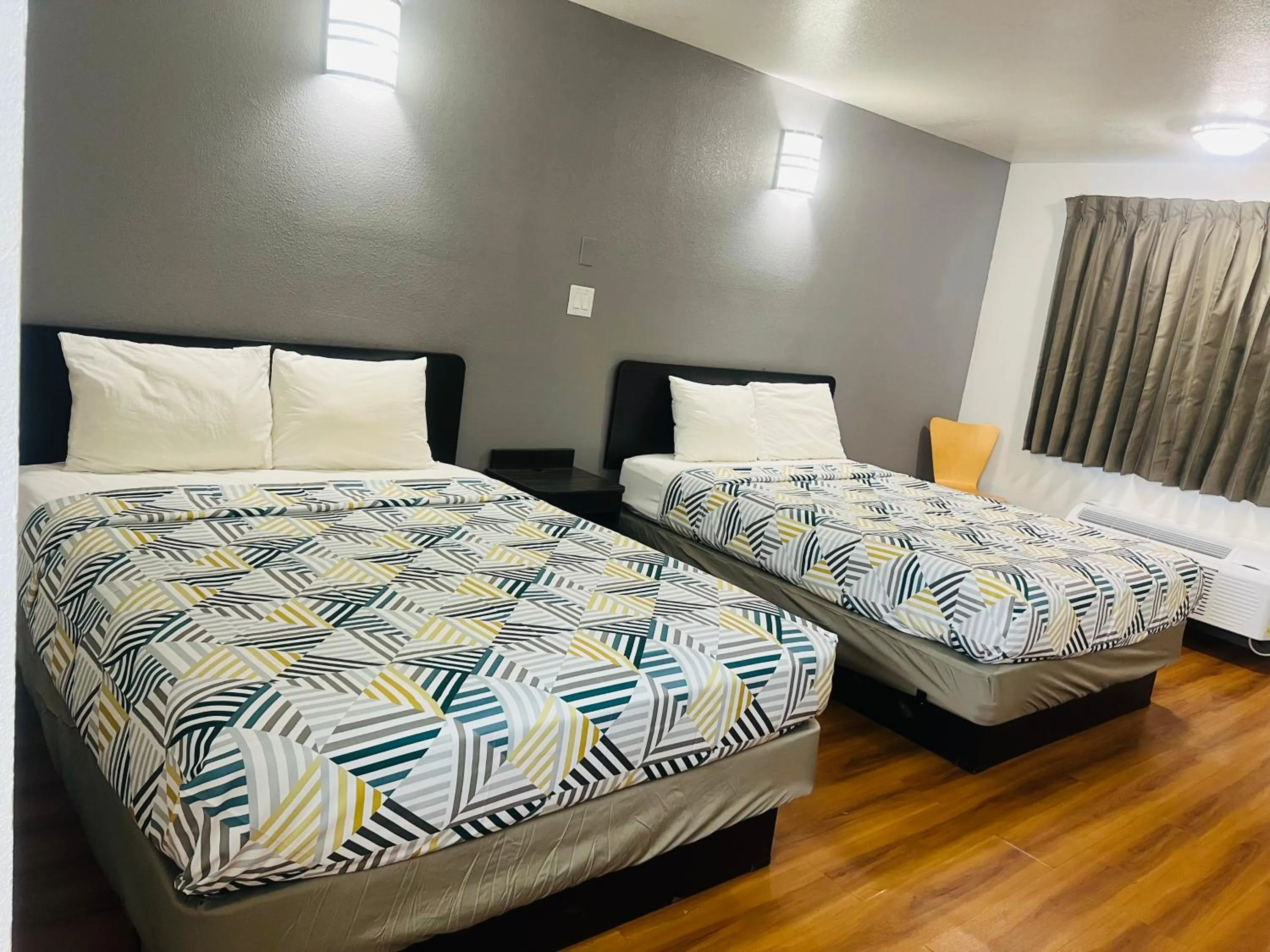 Bedroom, Bed in Motel 6-Brinkley, AR