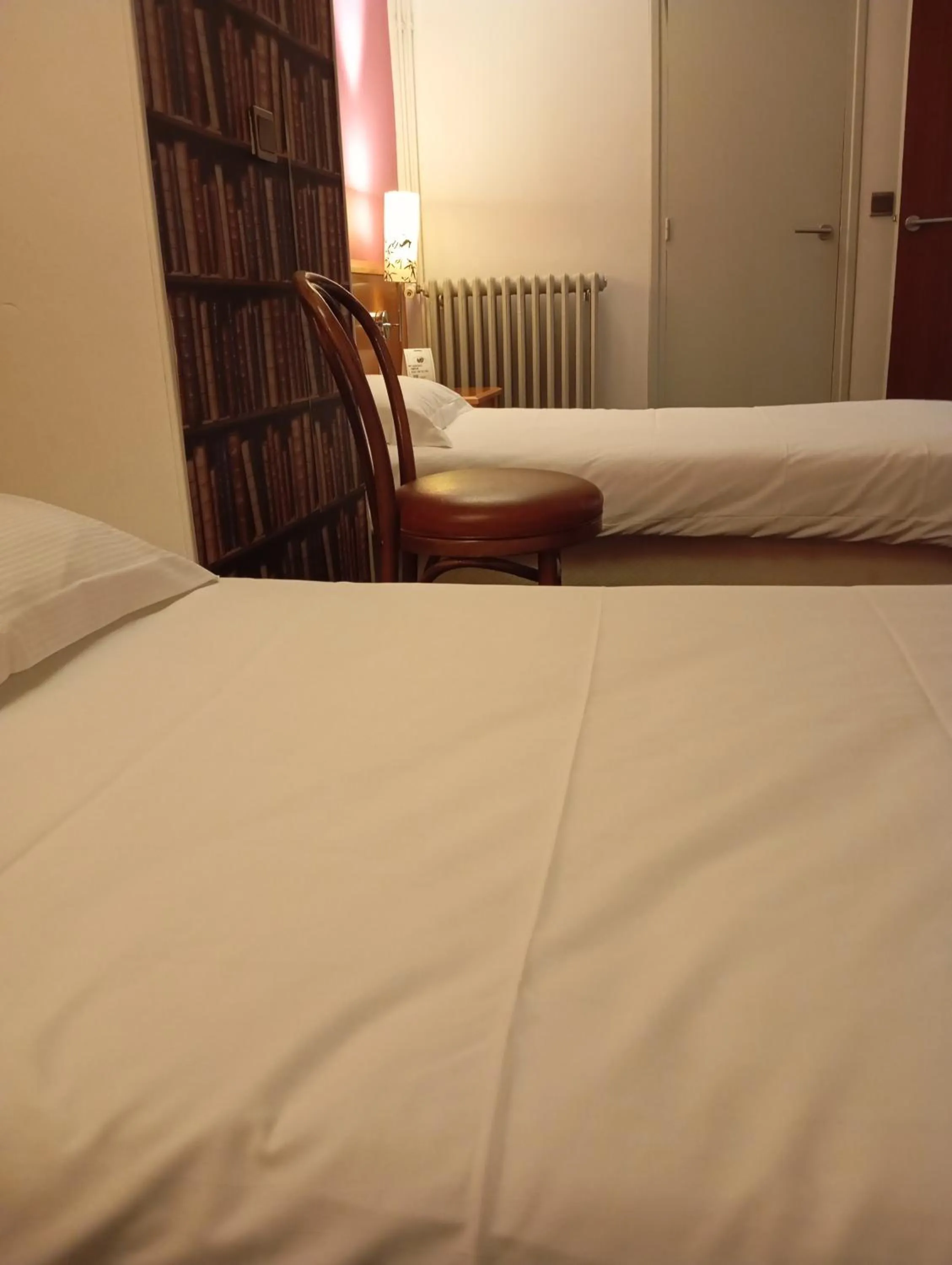Bed in The Originals Boutique, Grand Hôtel Saint-Pierre, Aurillac