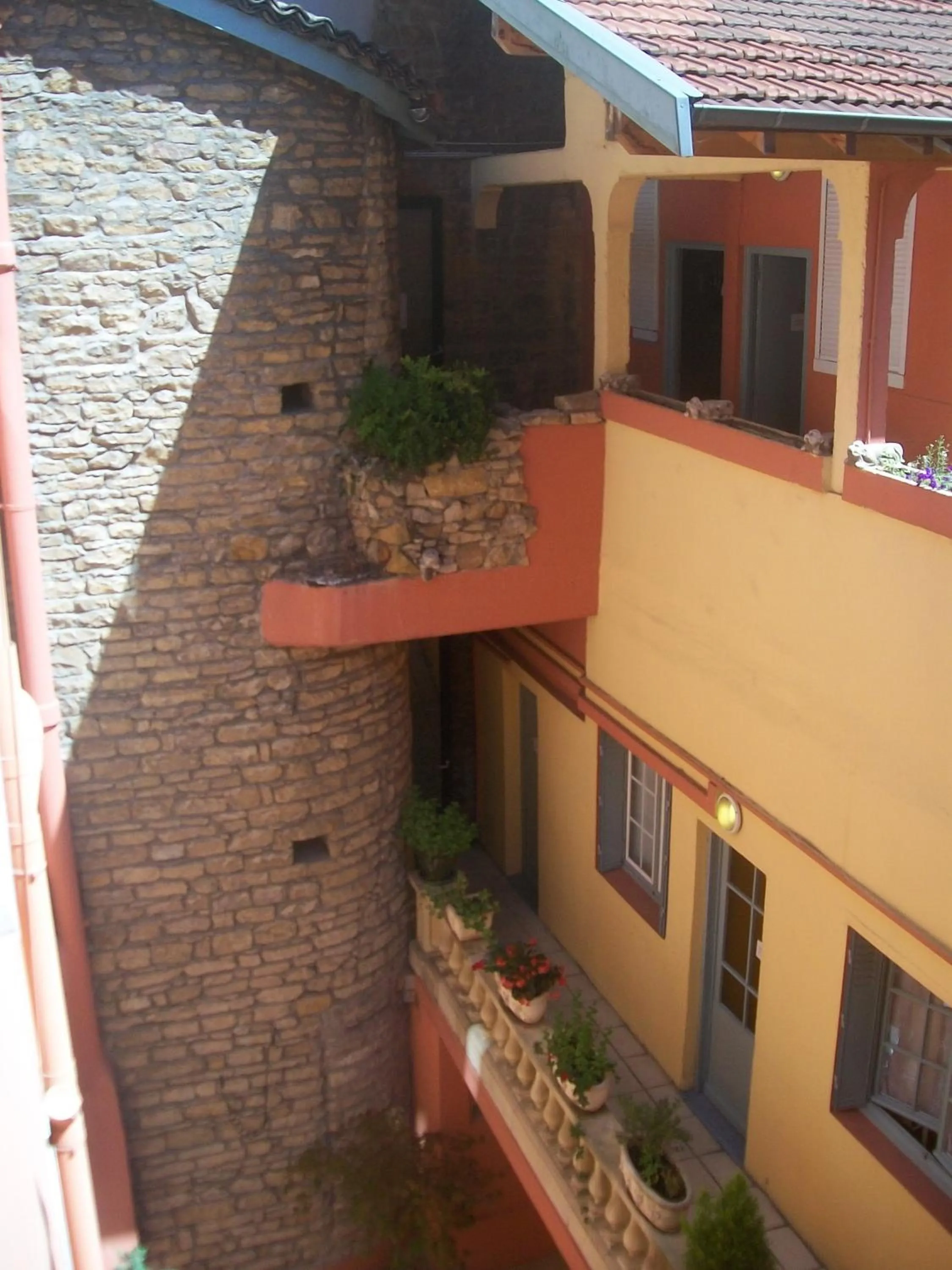 Facade/entrance in Au Patio Morand